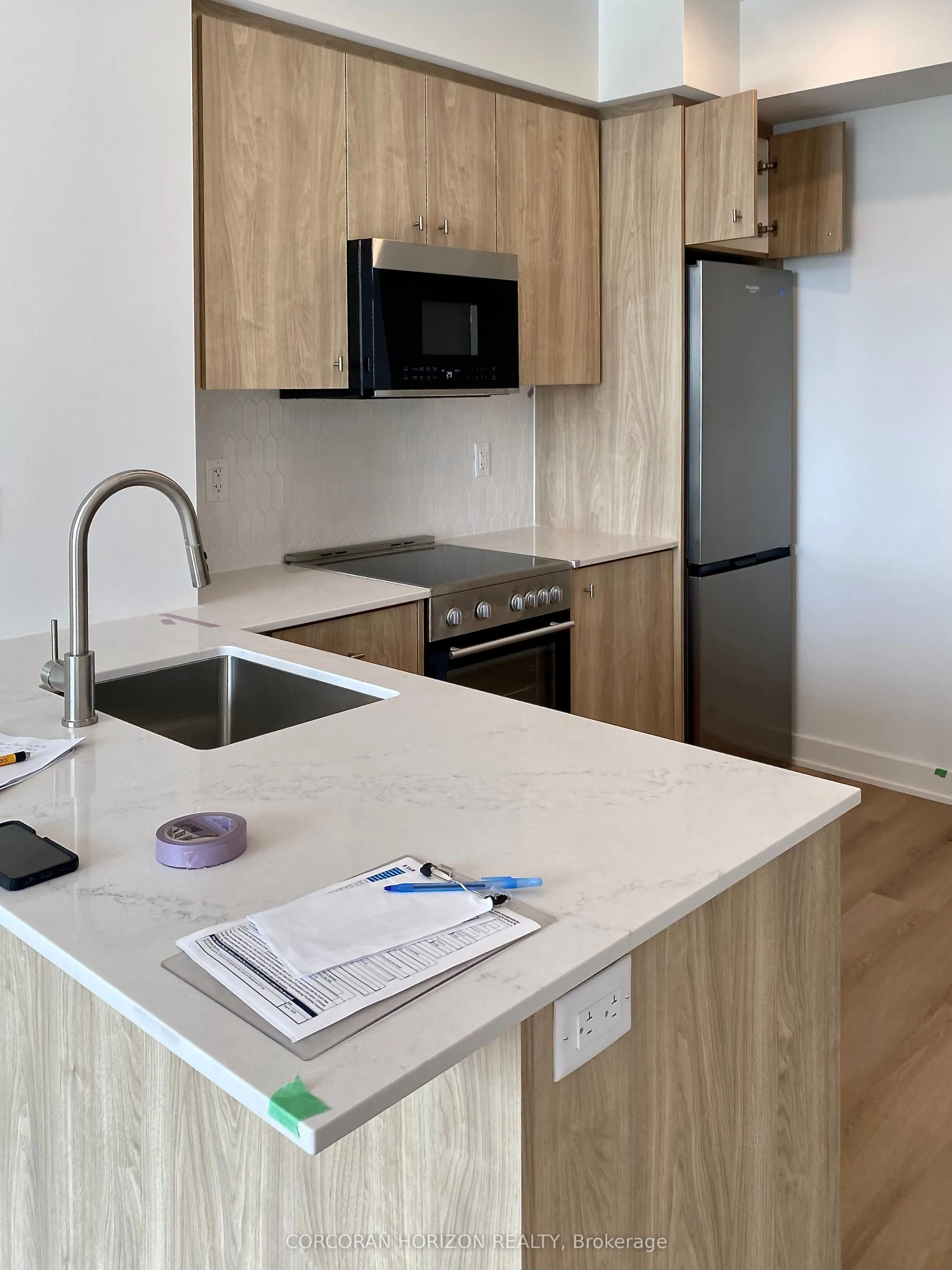 25 Wellington Street S, #2014