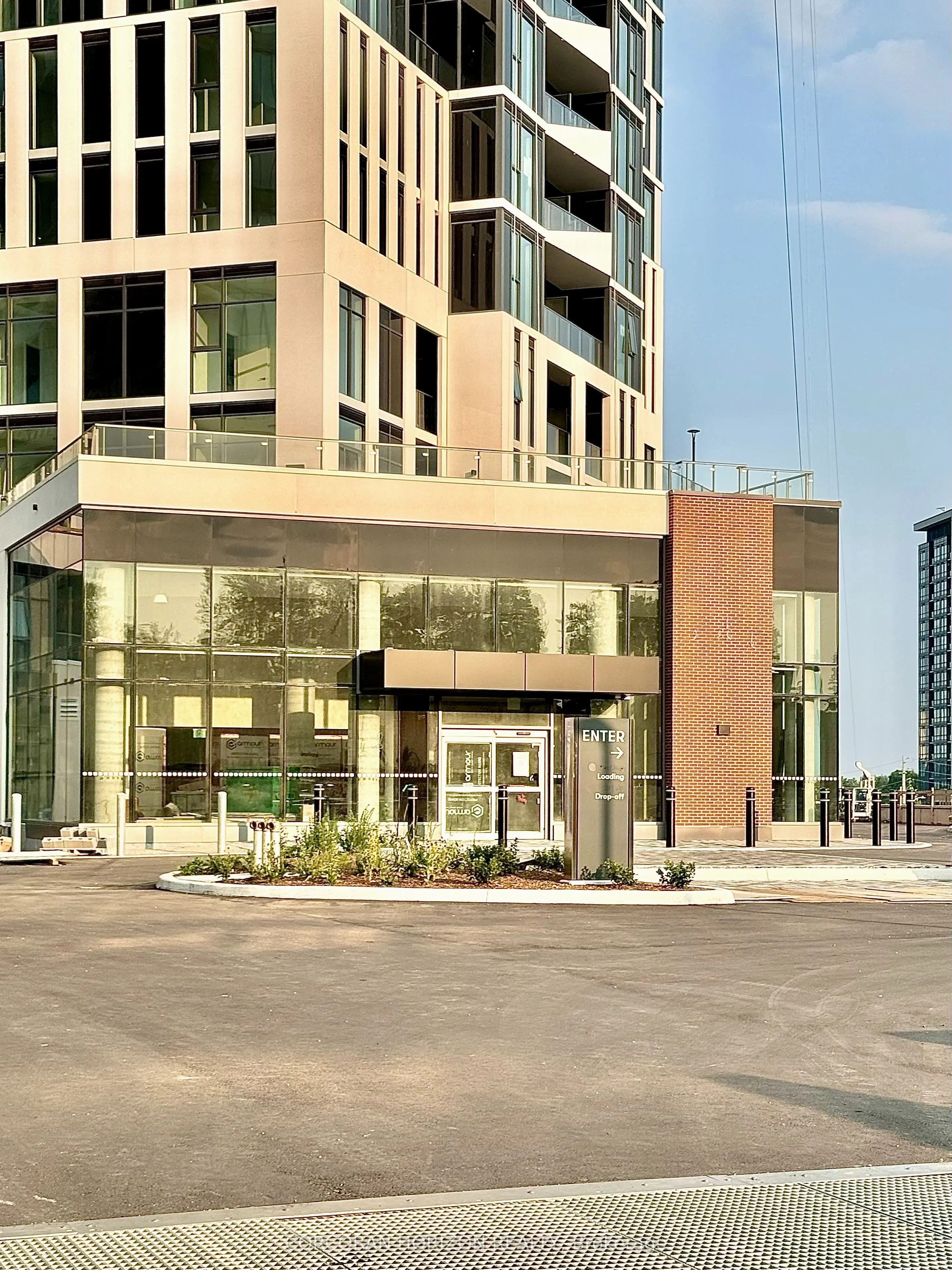 25 Wellington Street S, #2014