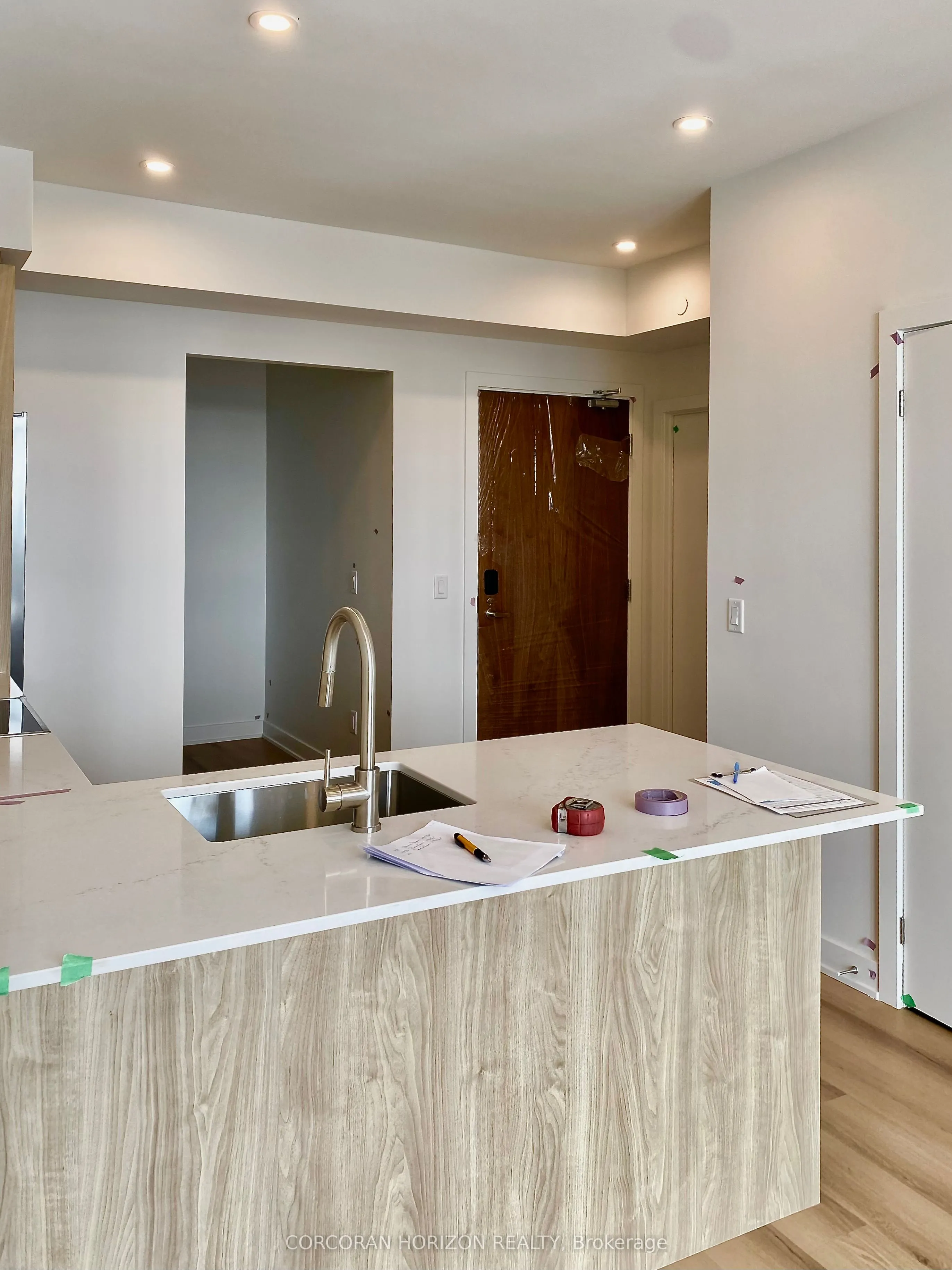 25 Wellington Street S, #2014