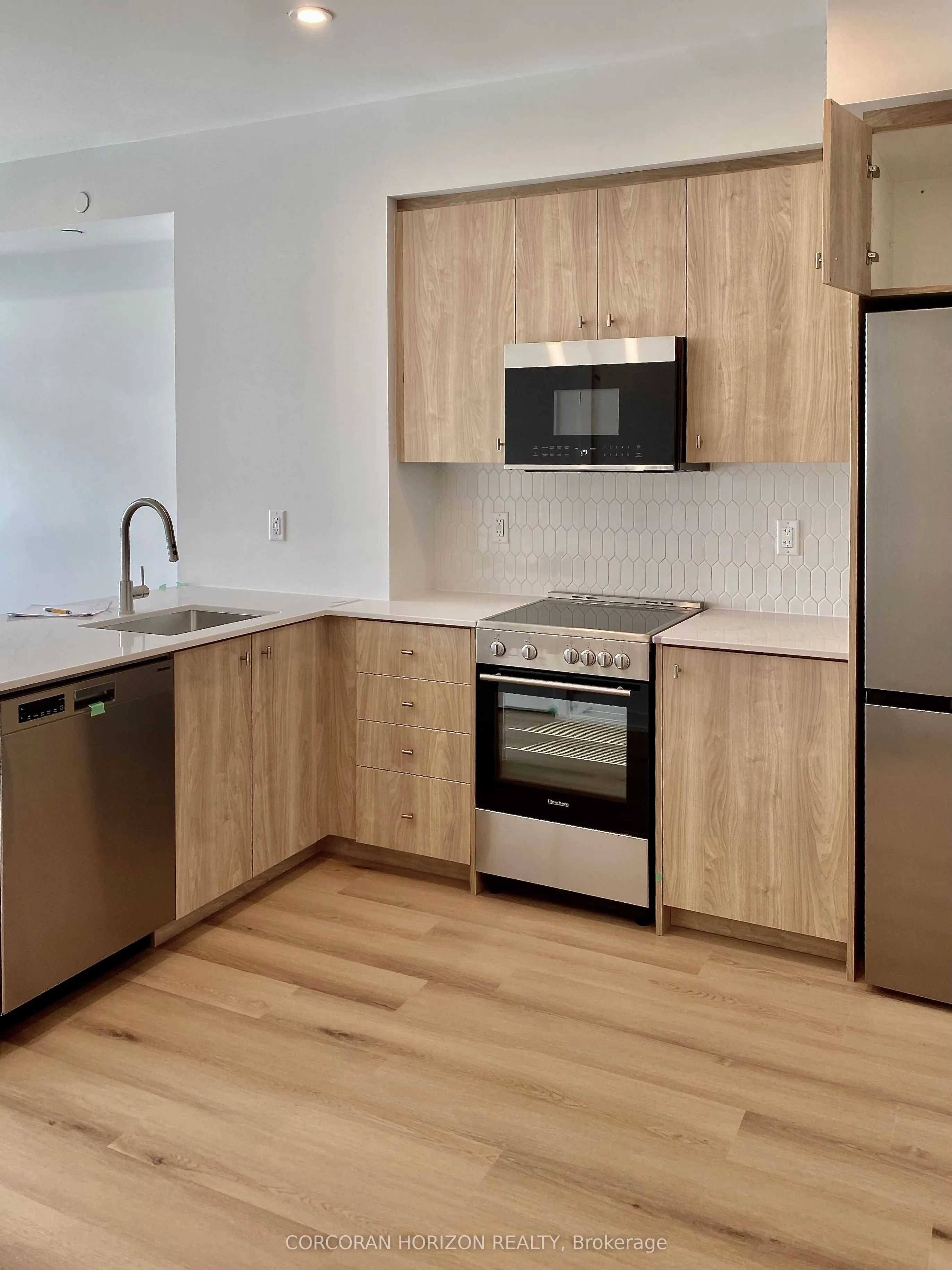 25 Wellington Street S, #2014
