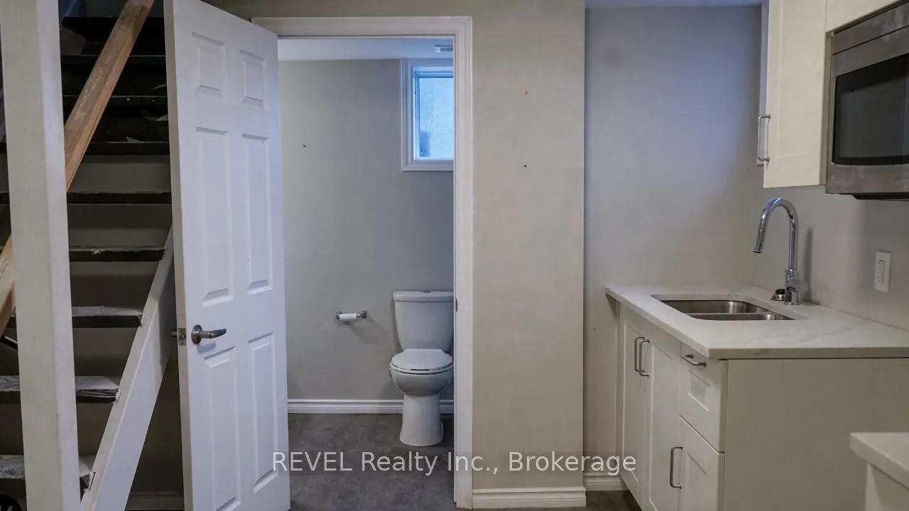 22 Greenwood Avenue, #Lower