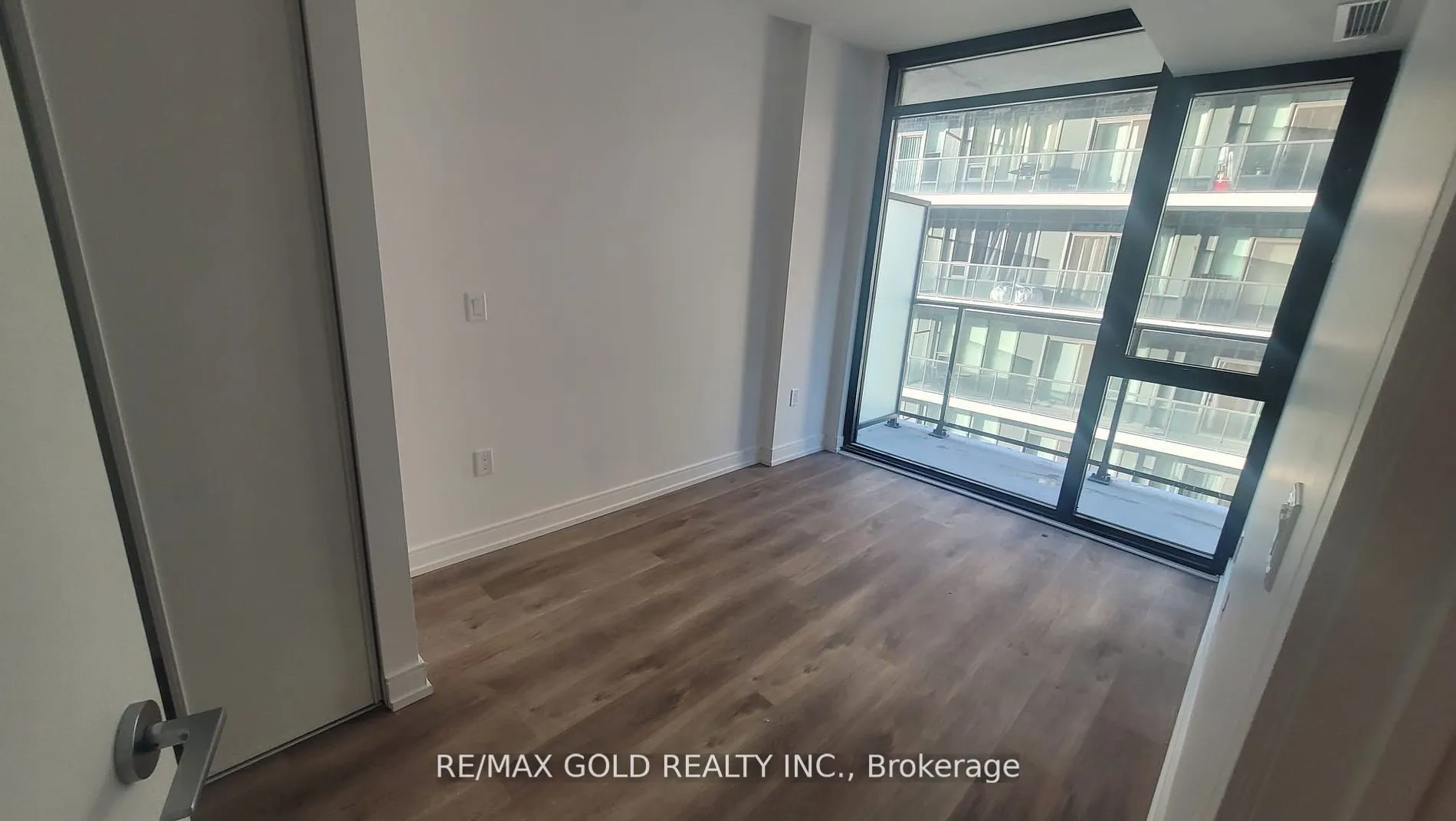 1 Jarvis Street, #1112