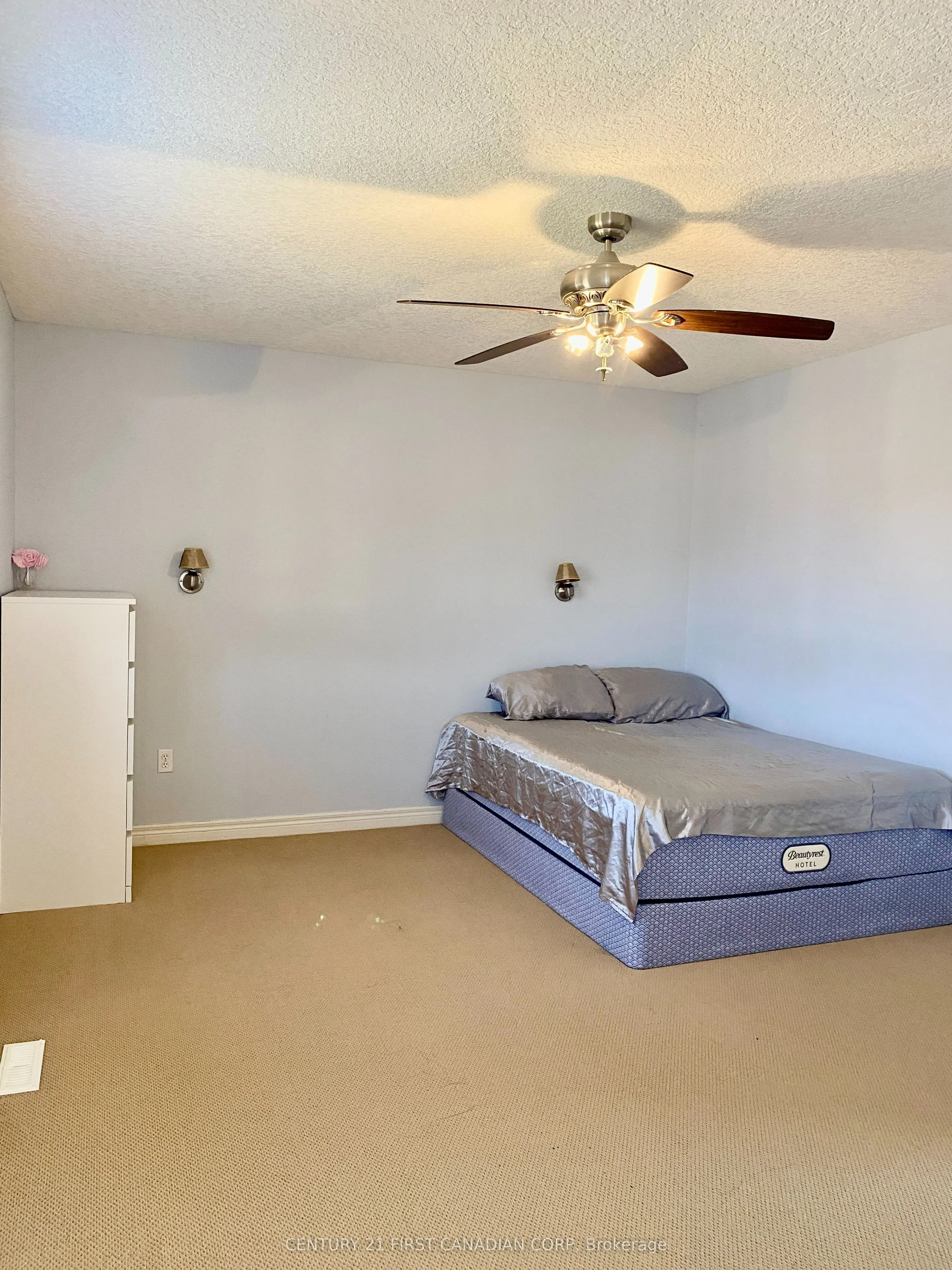 1678 BLACKMAPLE Crescent