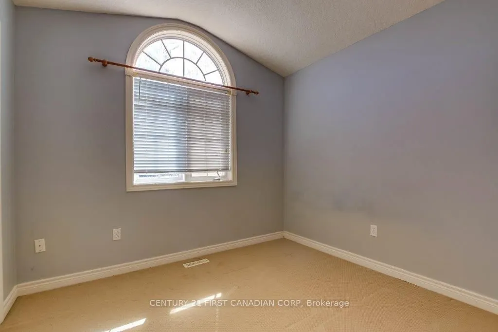 1678 BLACKMAPLE Crescent