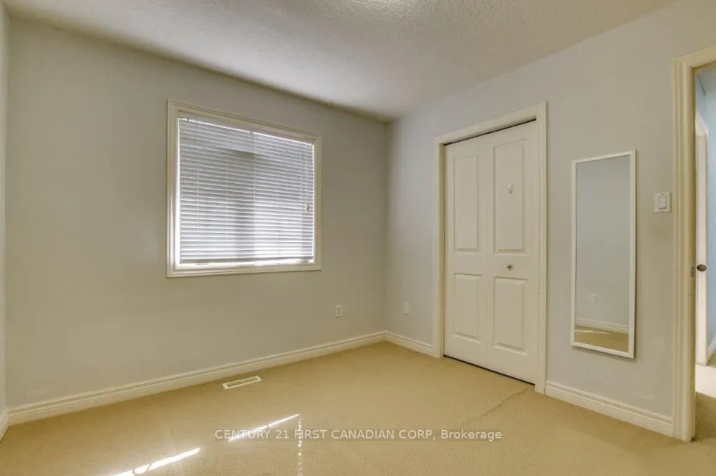 1678 BLACKMAPLE Crescent