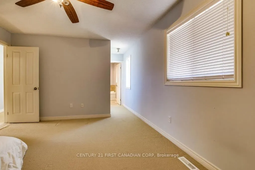1678 BLACKMAPLE Crescent
