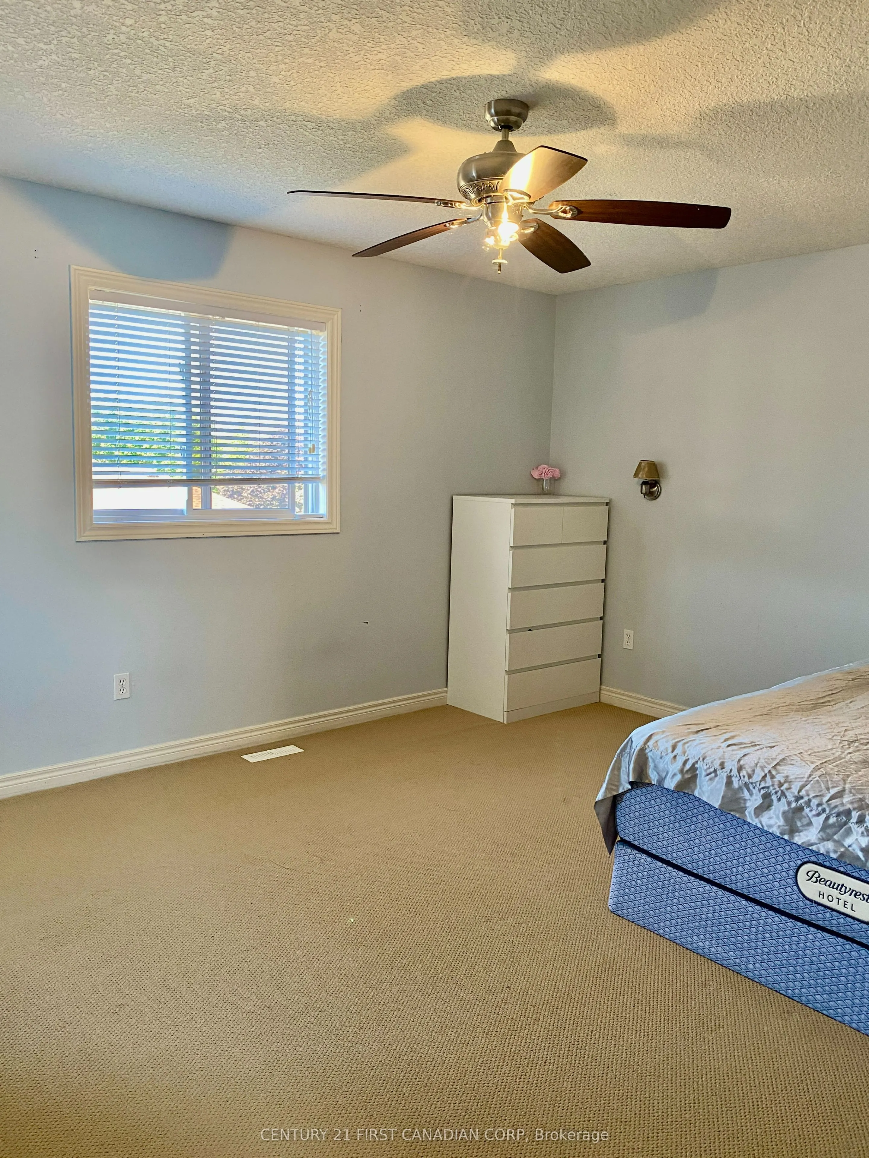 1678 BLACKMAPLE Crescent