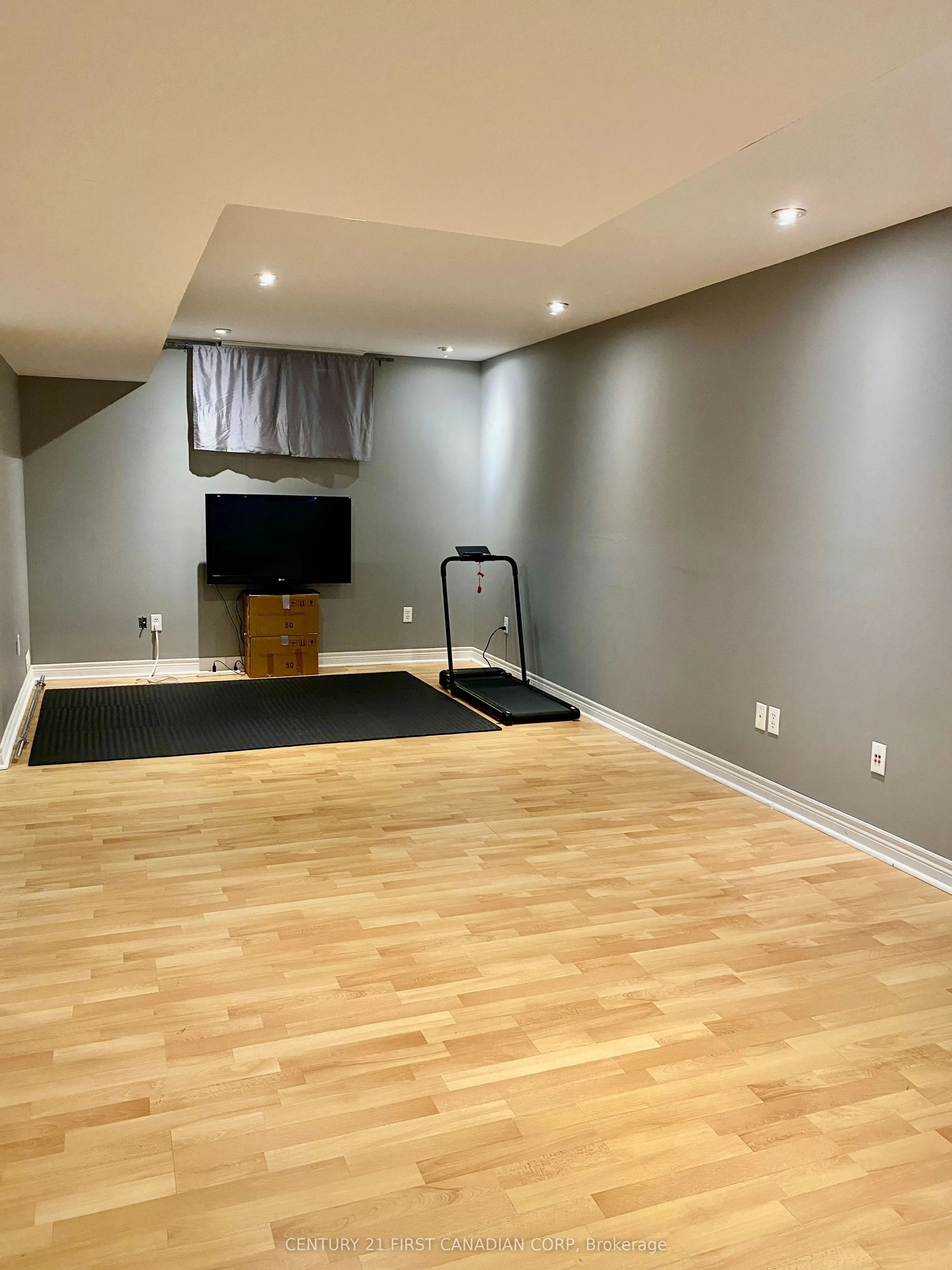 1678 BLACKMAPLE Crescent