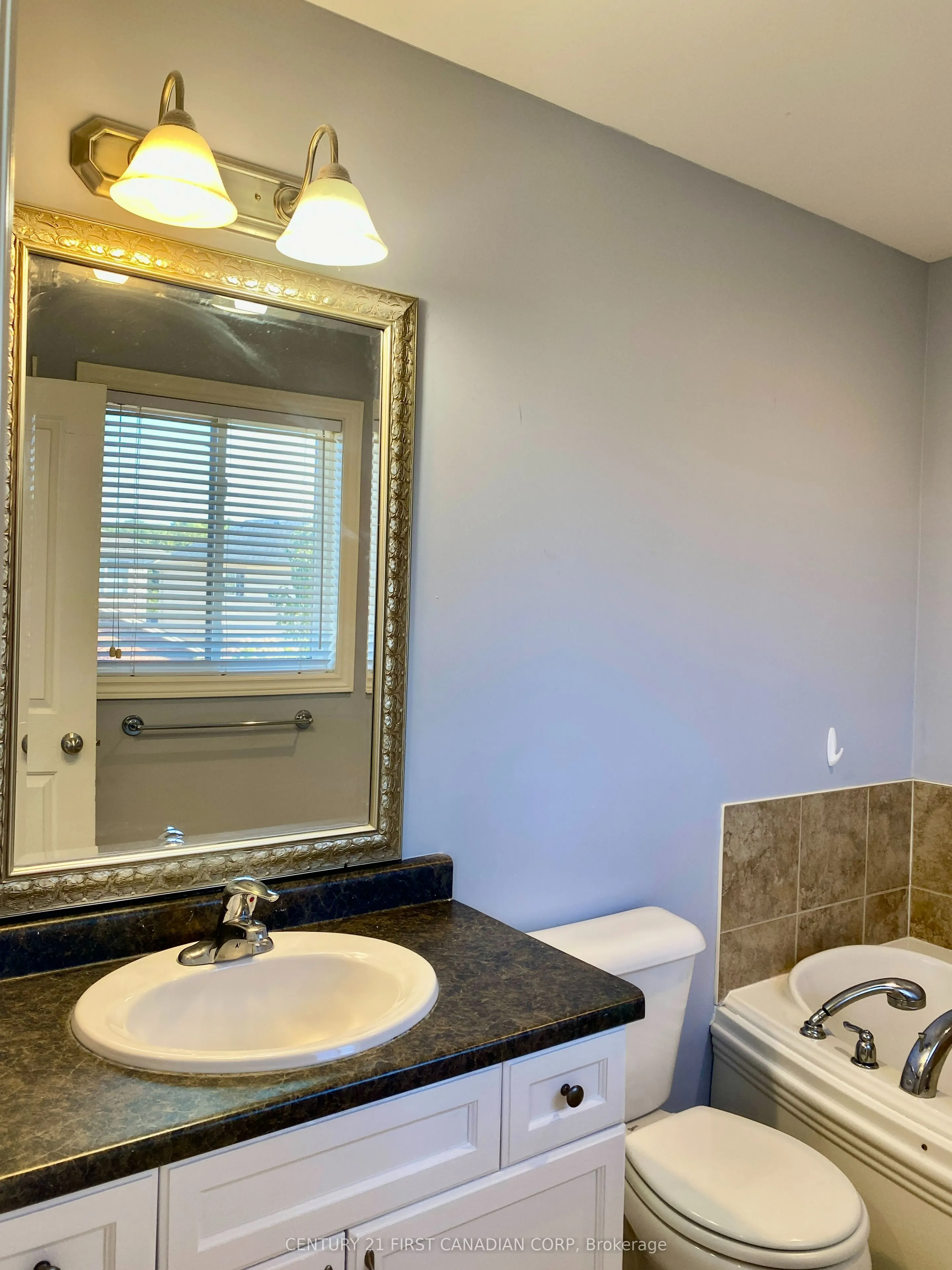1678 BLACKMAPLE Crescent