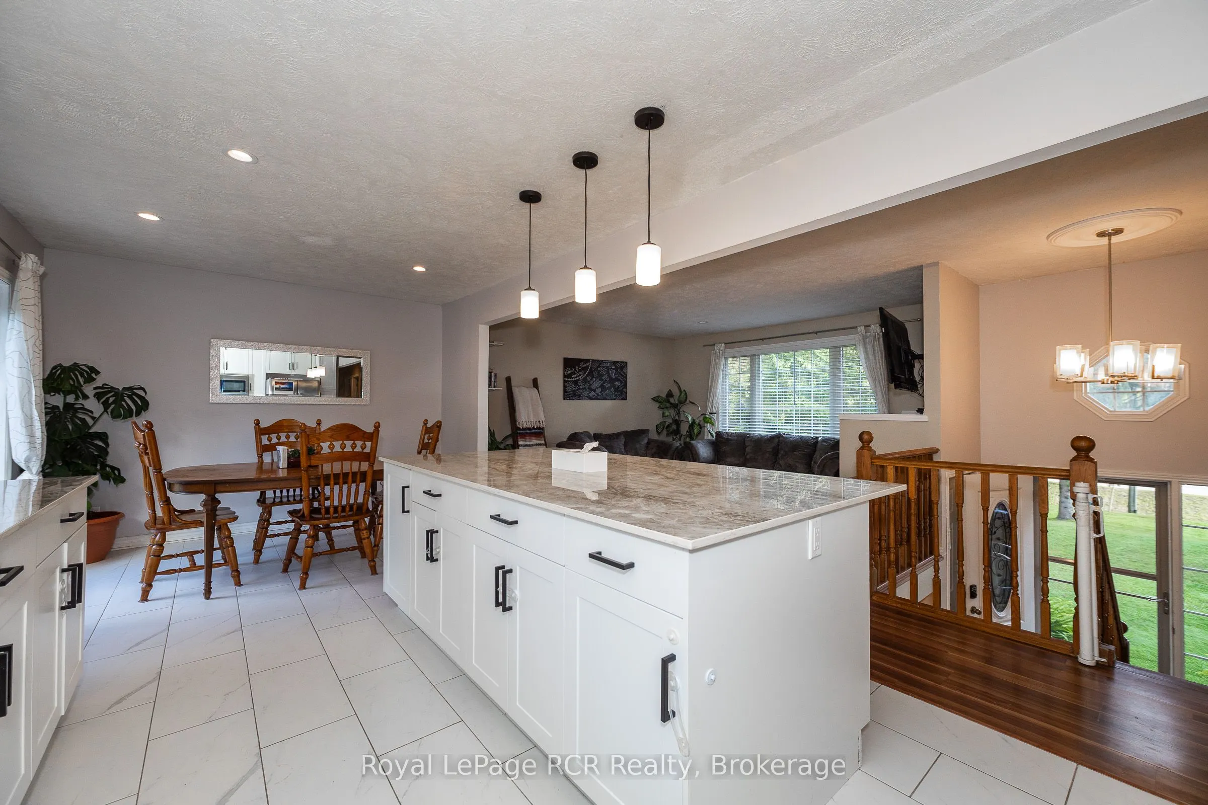 876 27th Street W