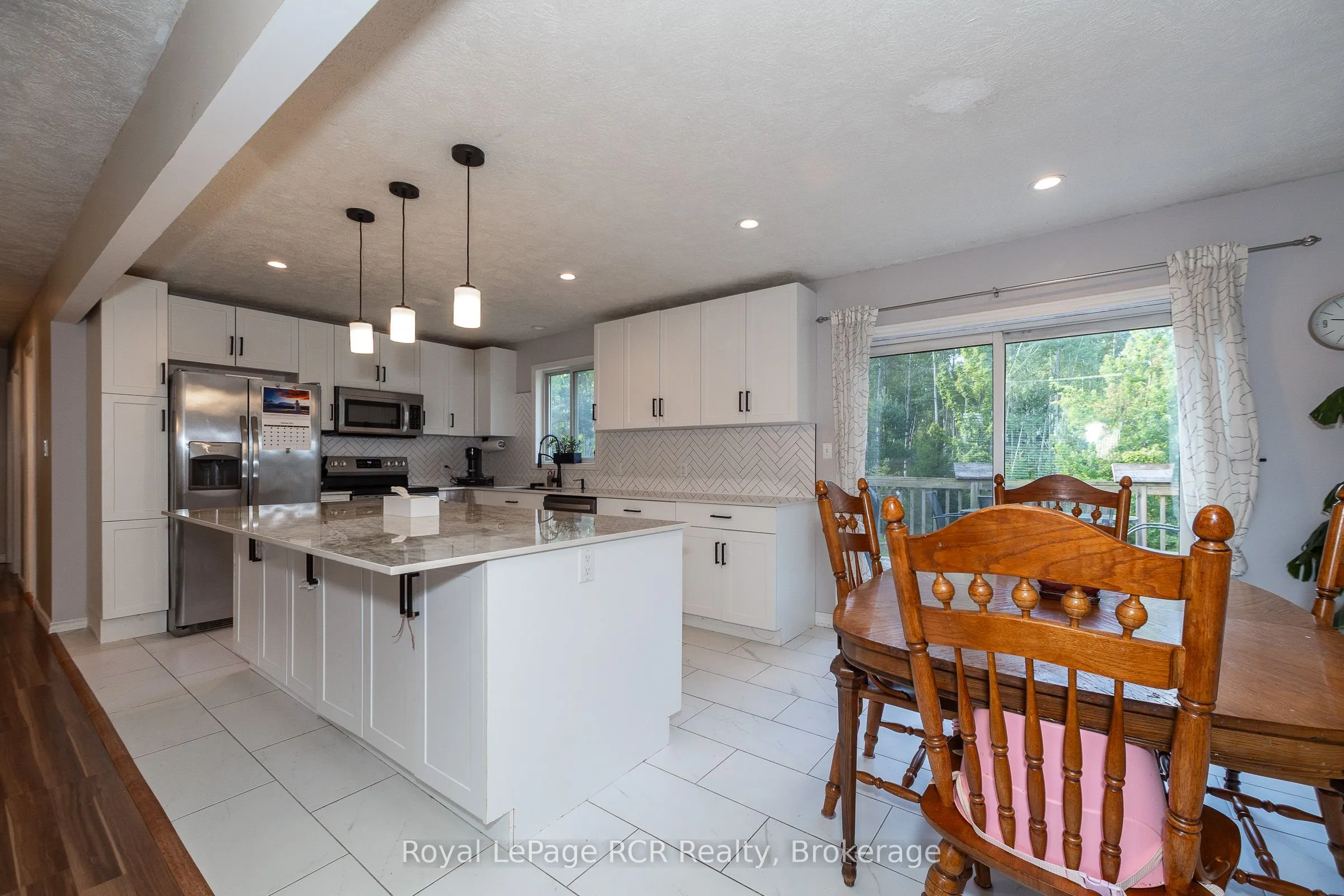 876 27th Street W