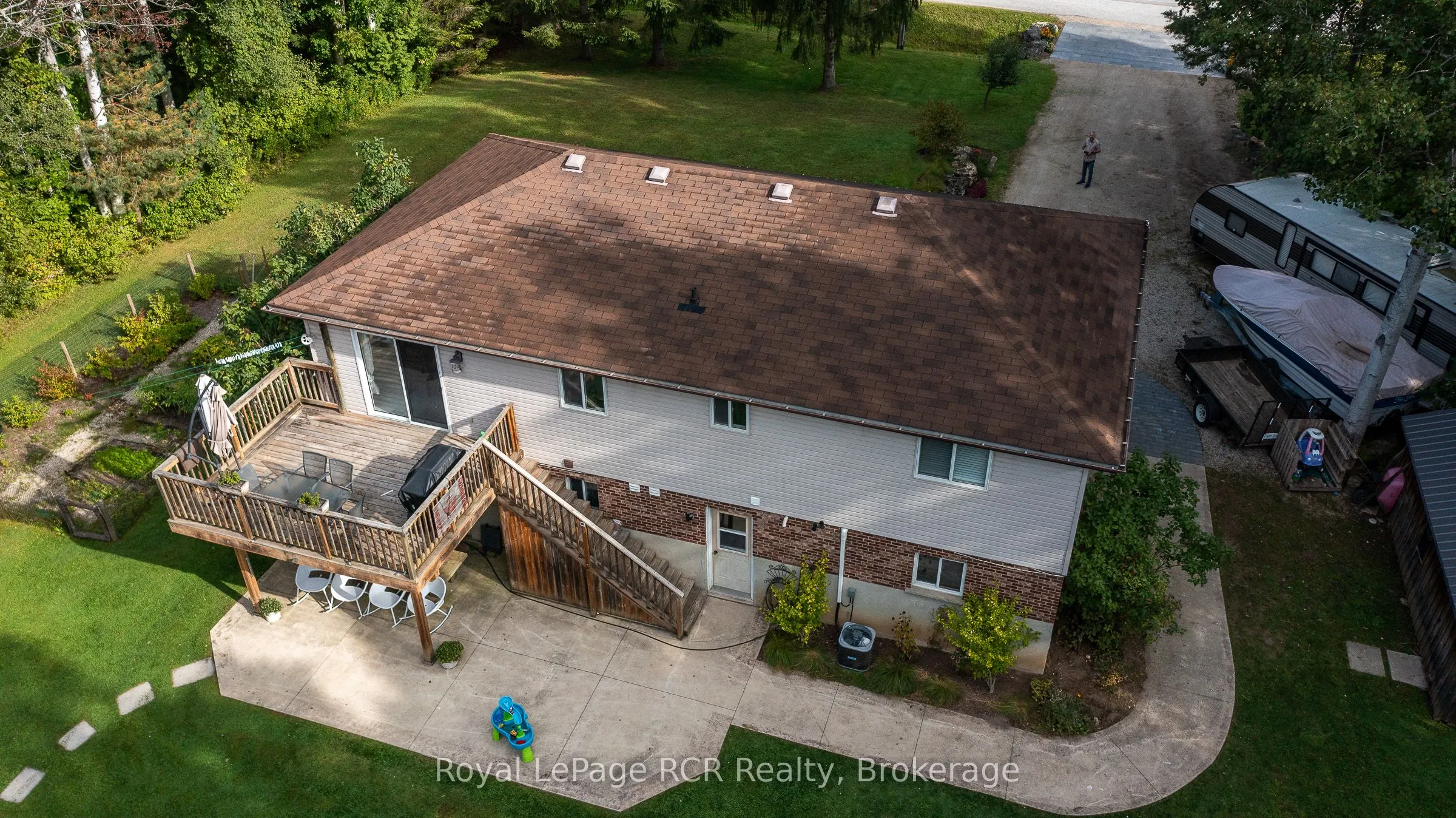 876 27th Street W