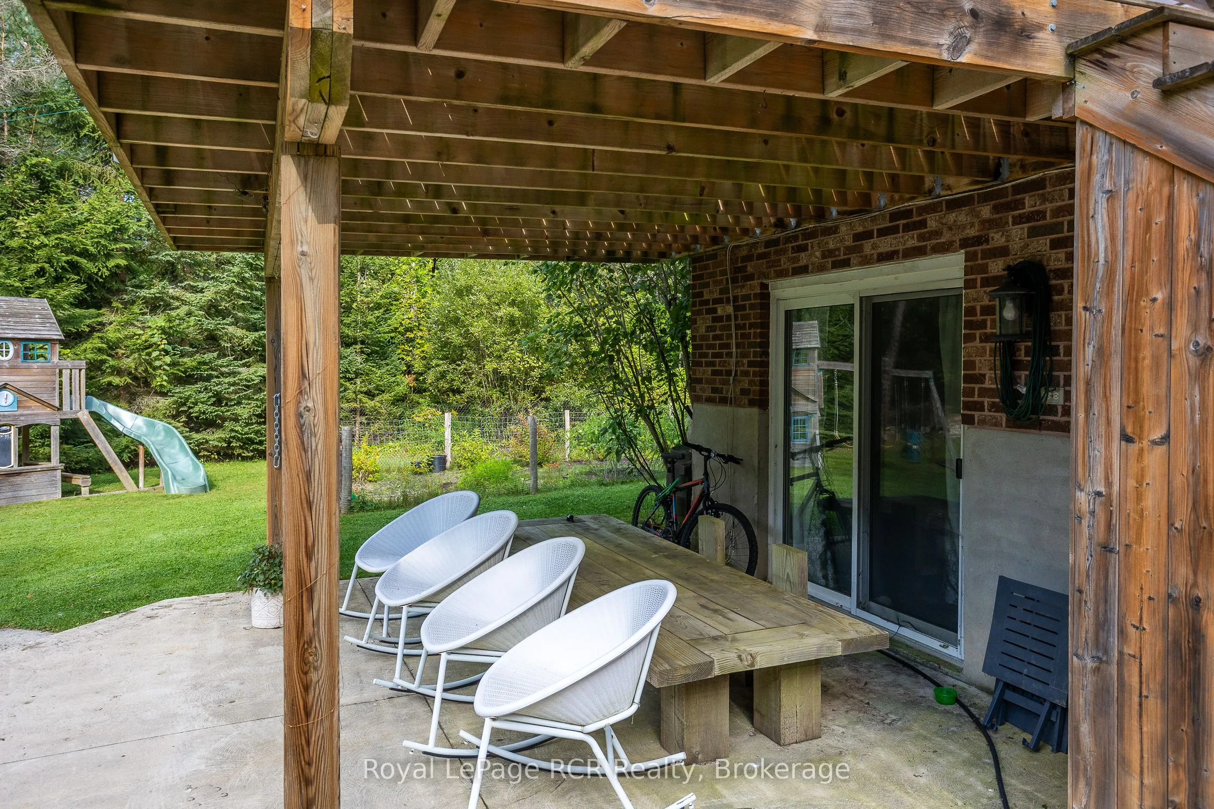 876 27th Street W