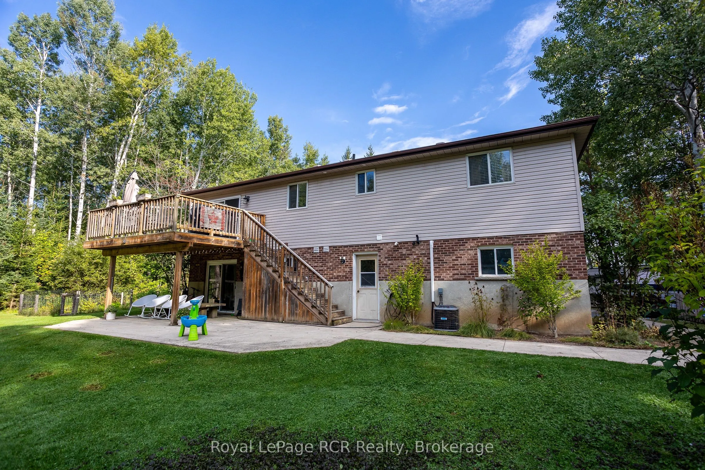 876 27th Street W