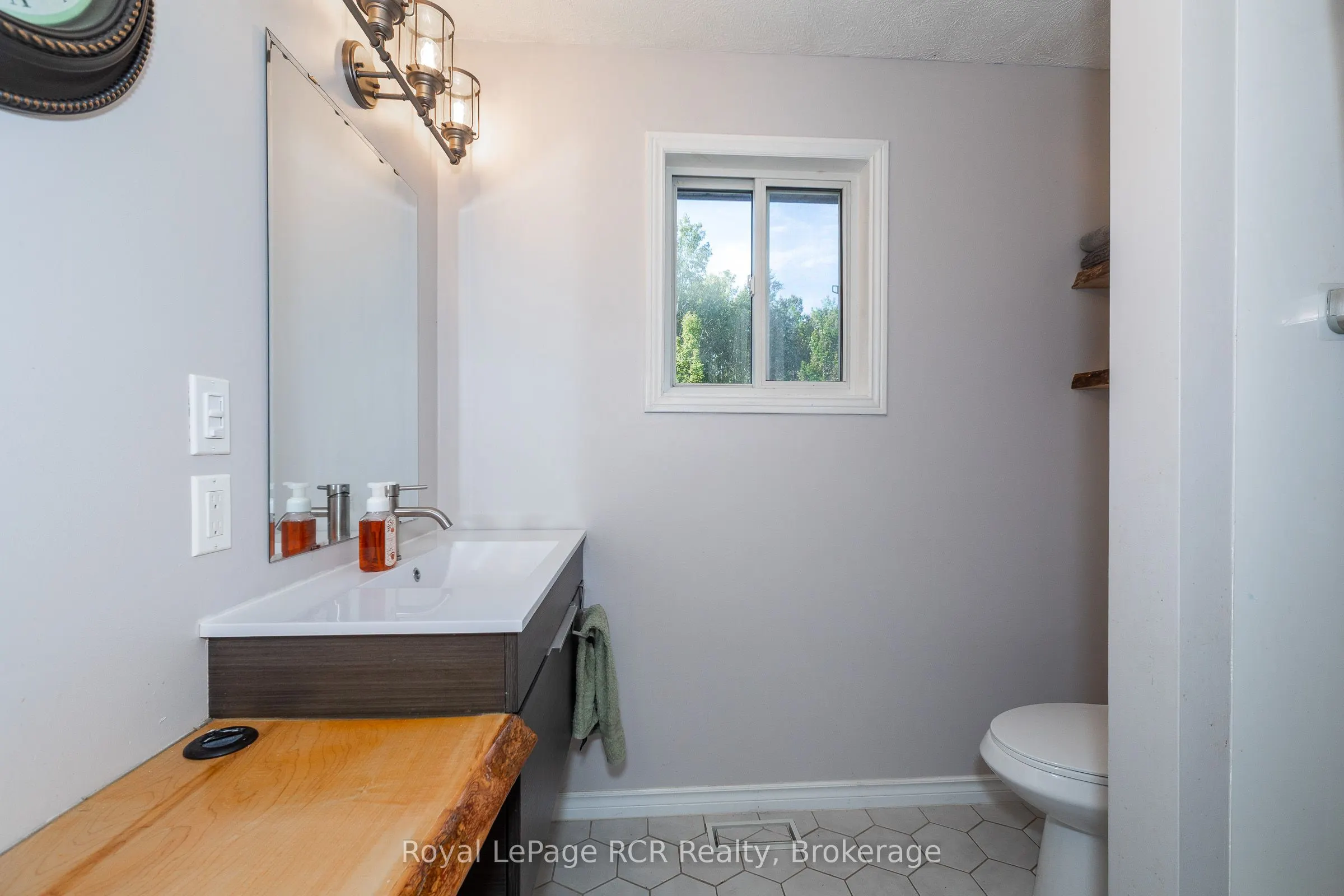876 27th Street W