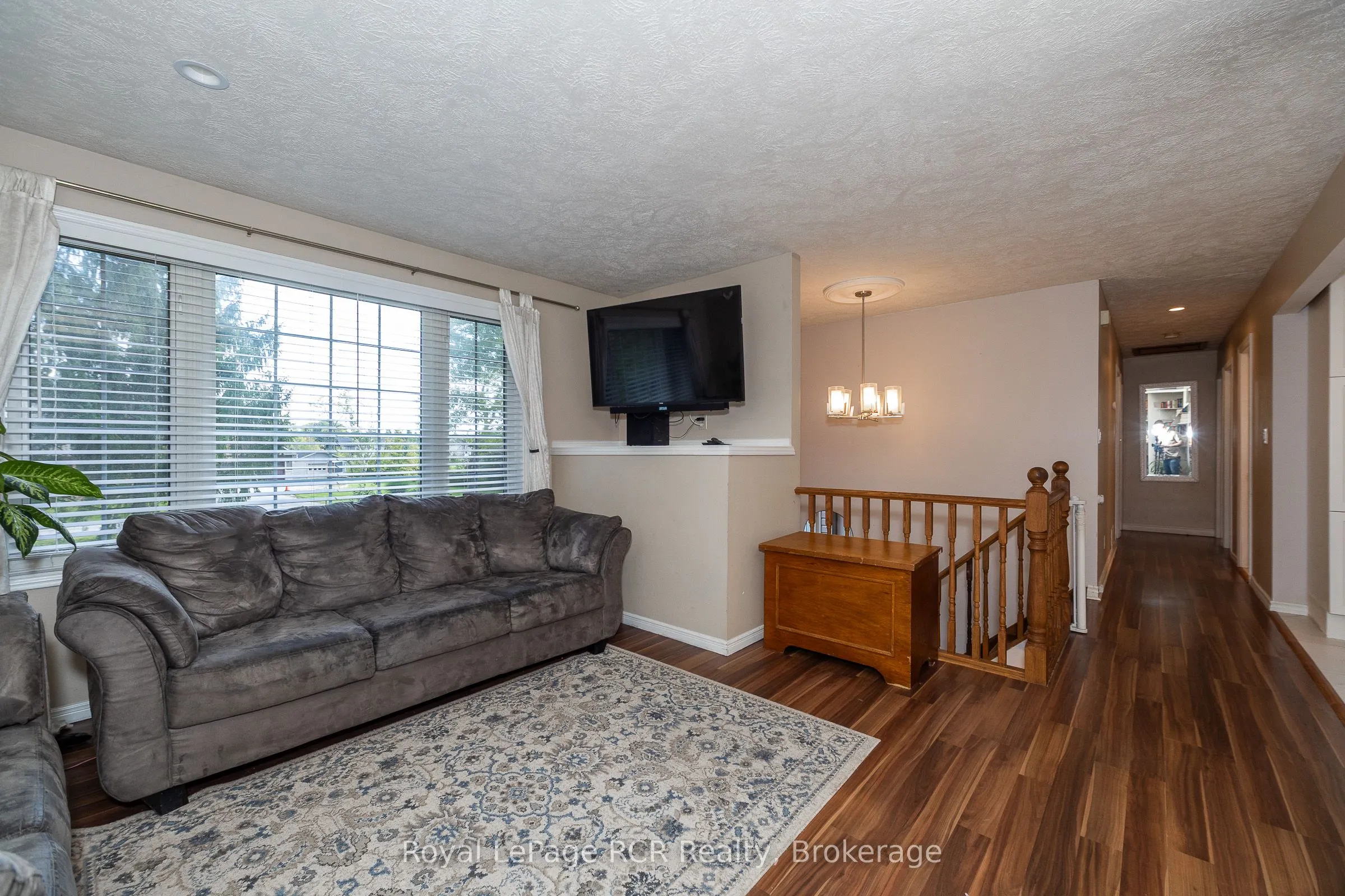 876 27th Street W