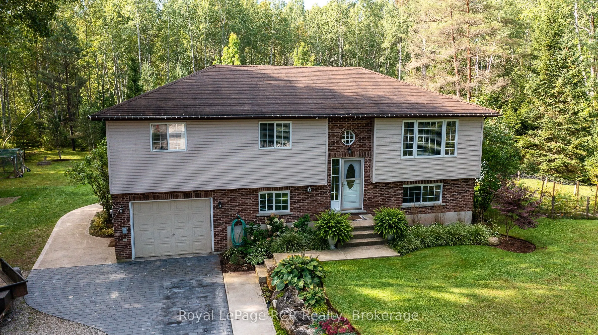 876 27th Street W