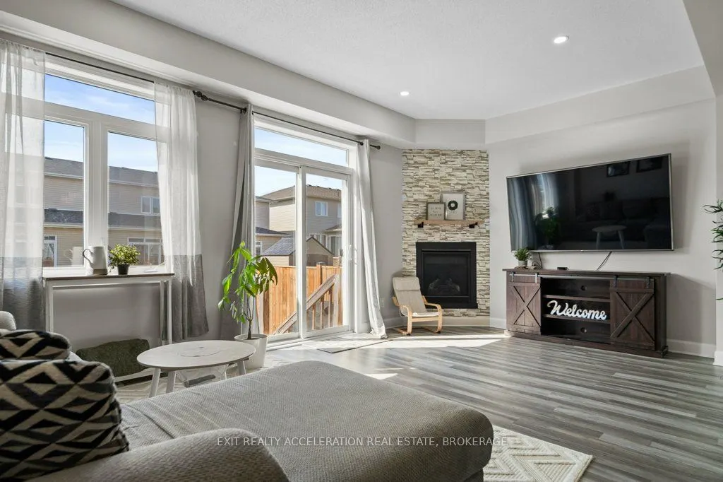 1551 Davenport Crescent