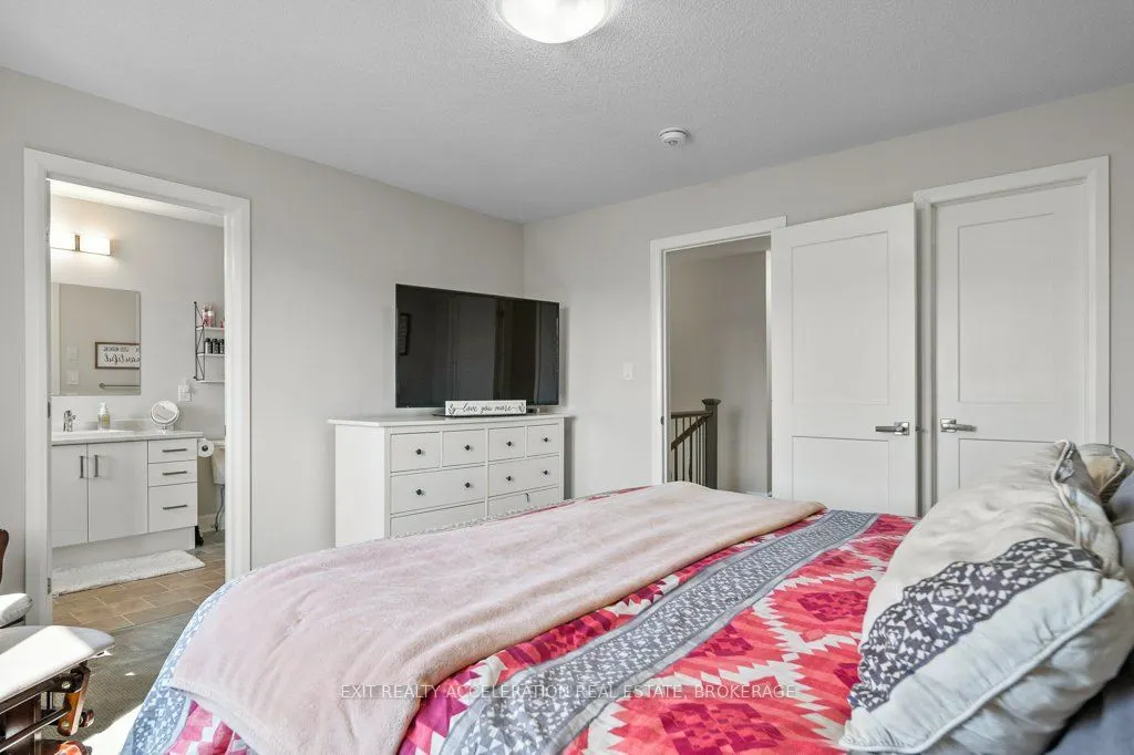 1551 Davenport Crescent