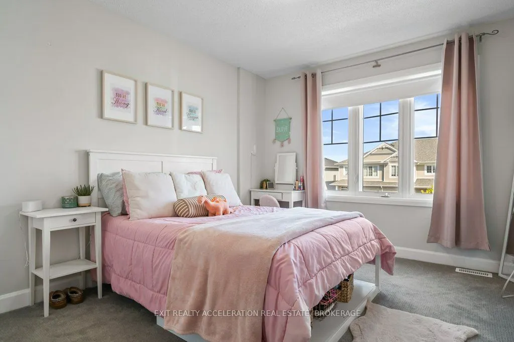 1551 Davenport Crescent