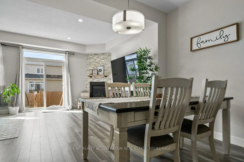1551 Davenport Crescent