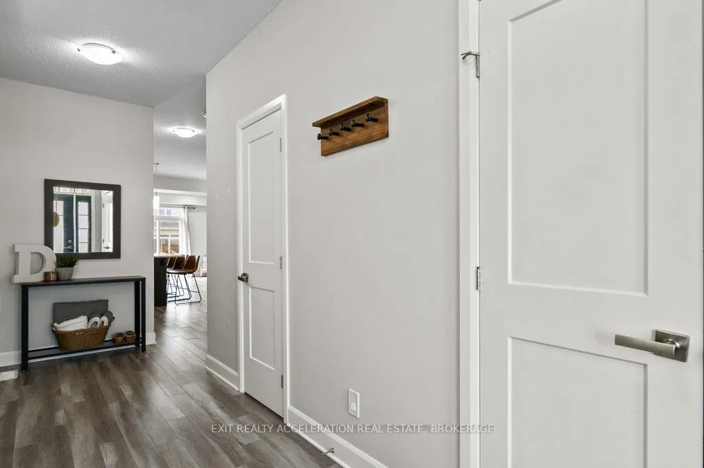 1551 Davenport Crescent
