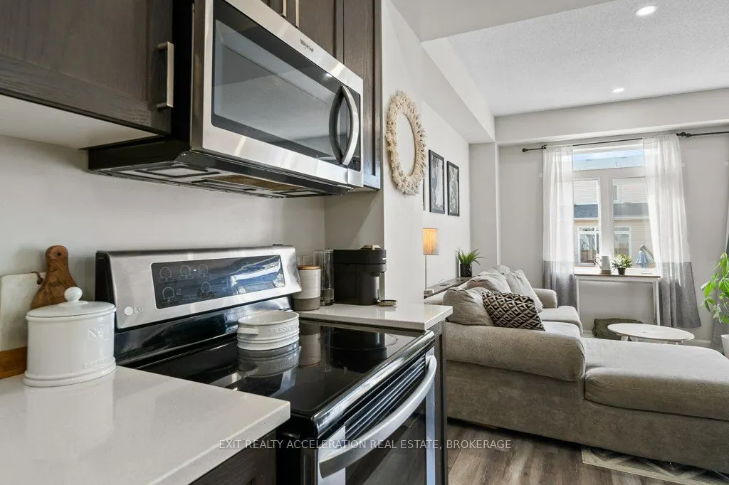 1551 Davenport Crescent