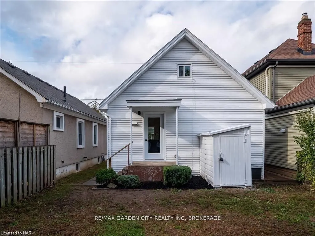 98 PLEASANT Avenue