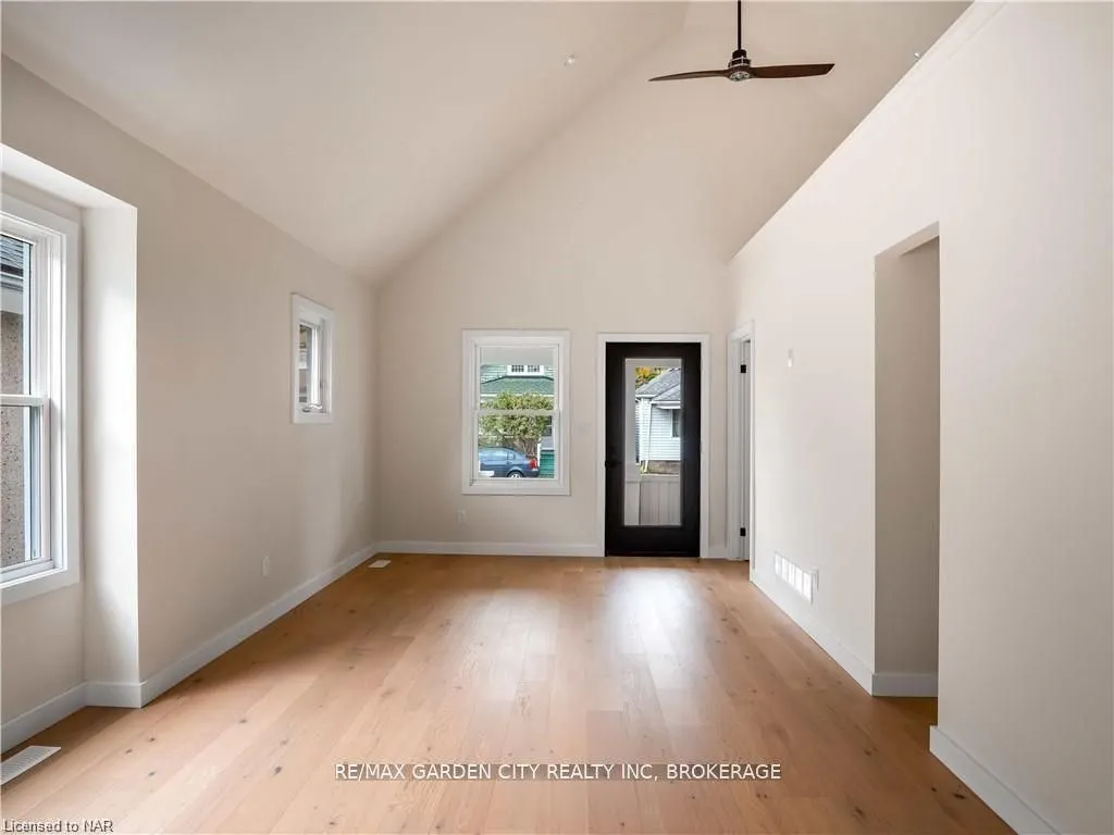 98 PLEASANT Avenue