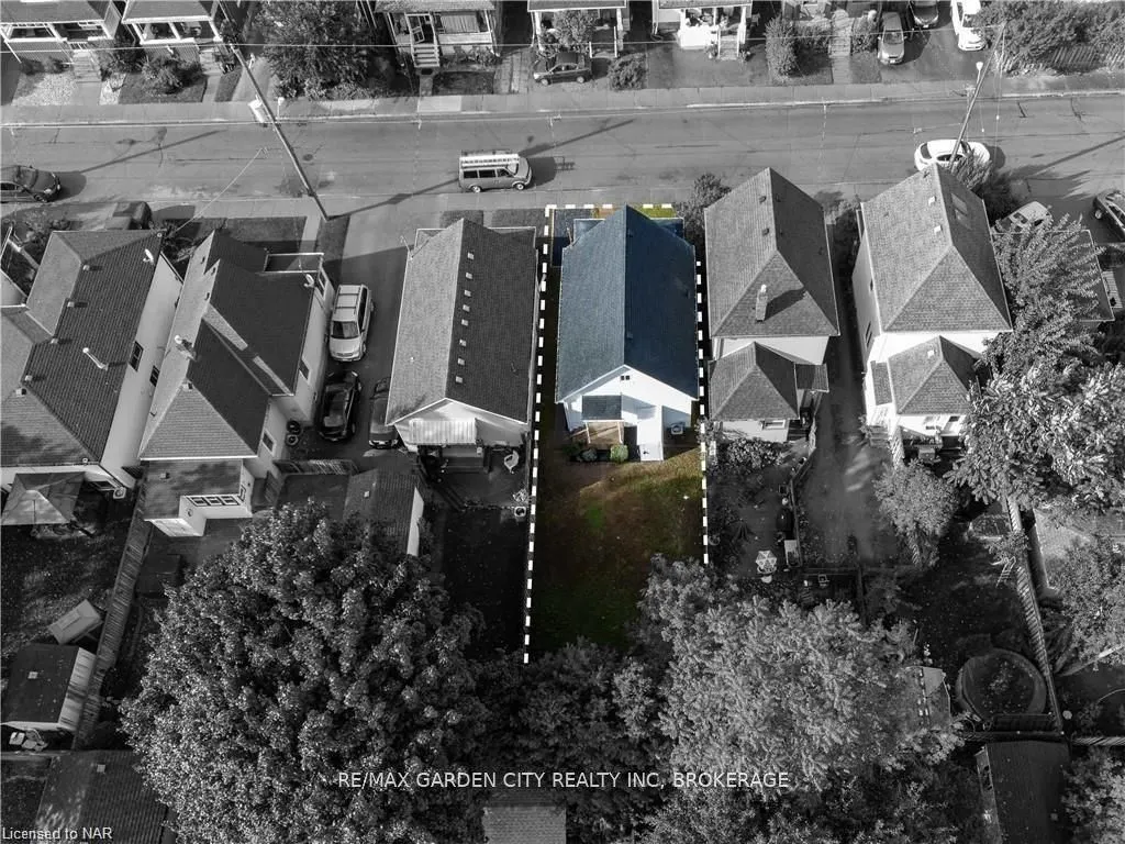 98 PLEASANT Avenue
