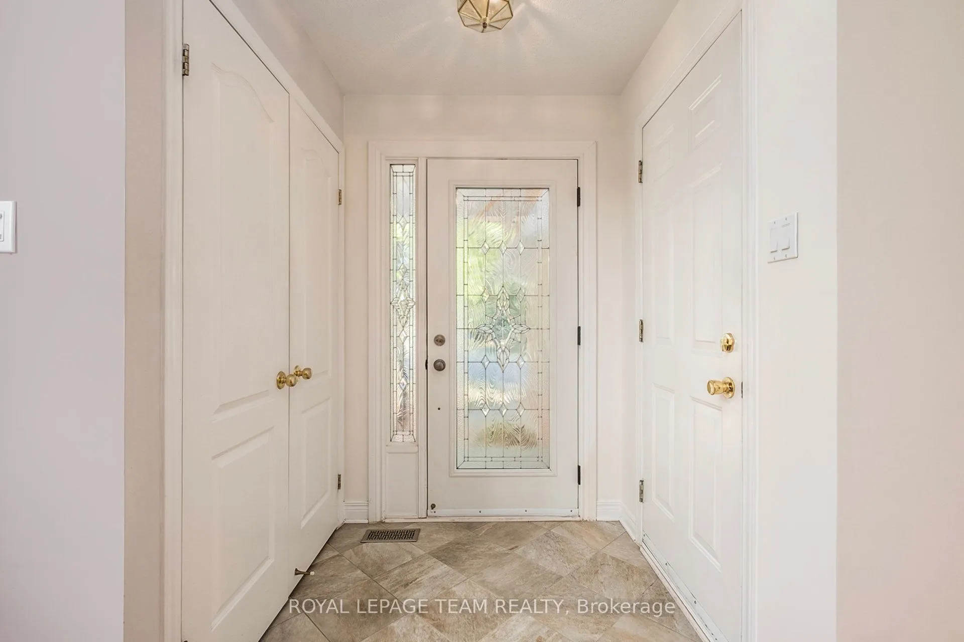 239 Markland Crescent