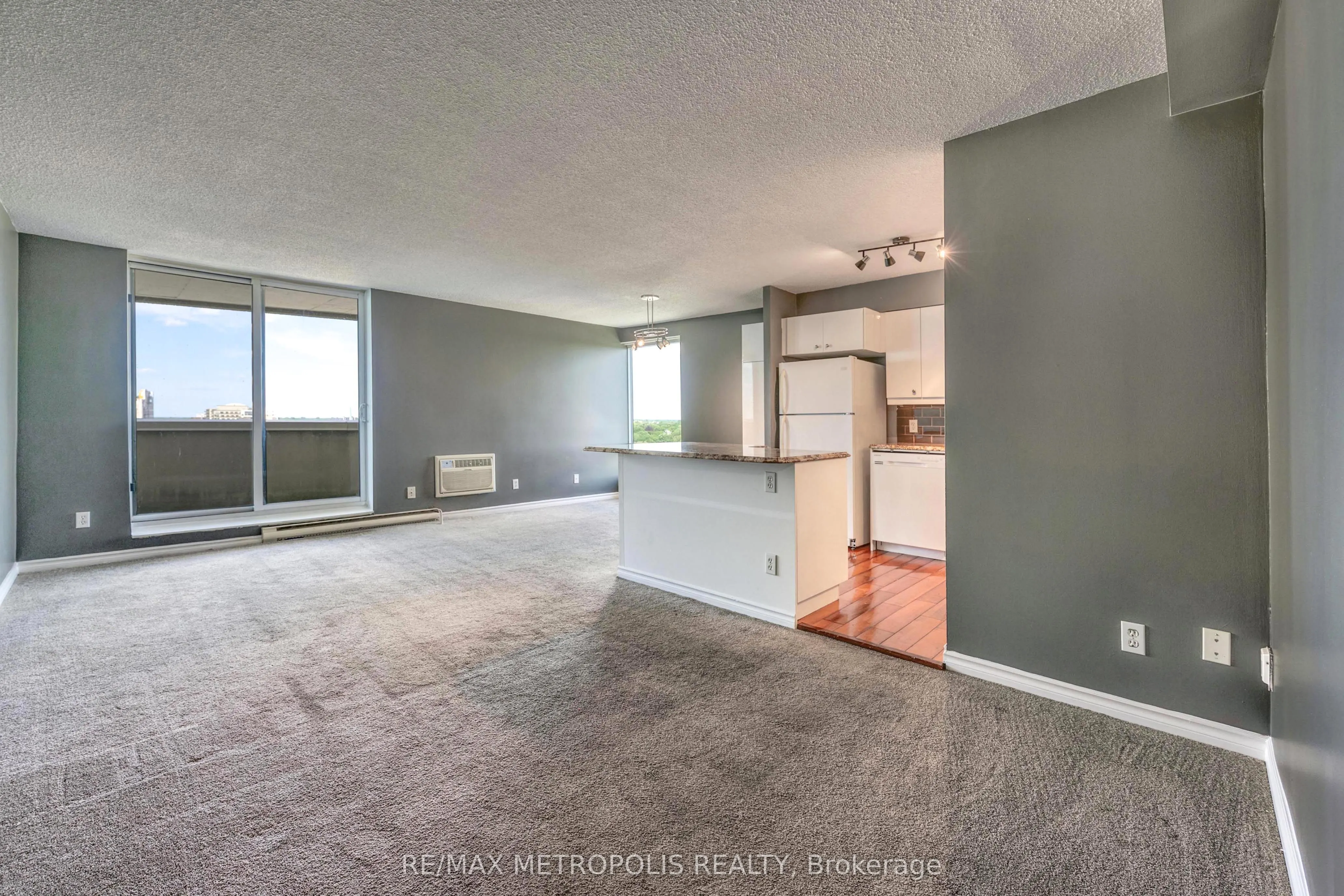 155 Front Street N, #1408