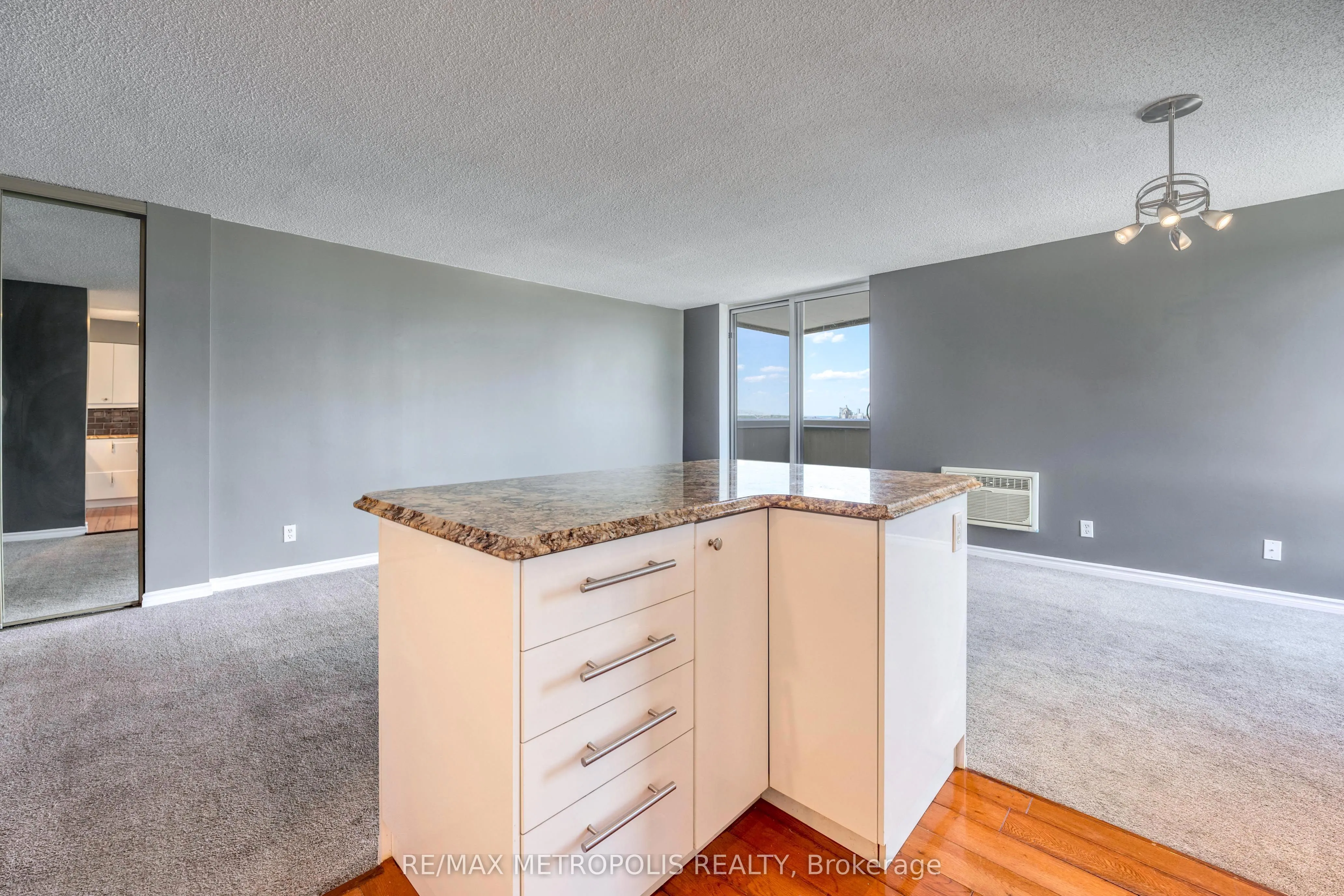 155 Front Street N, #1408