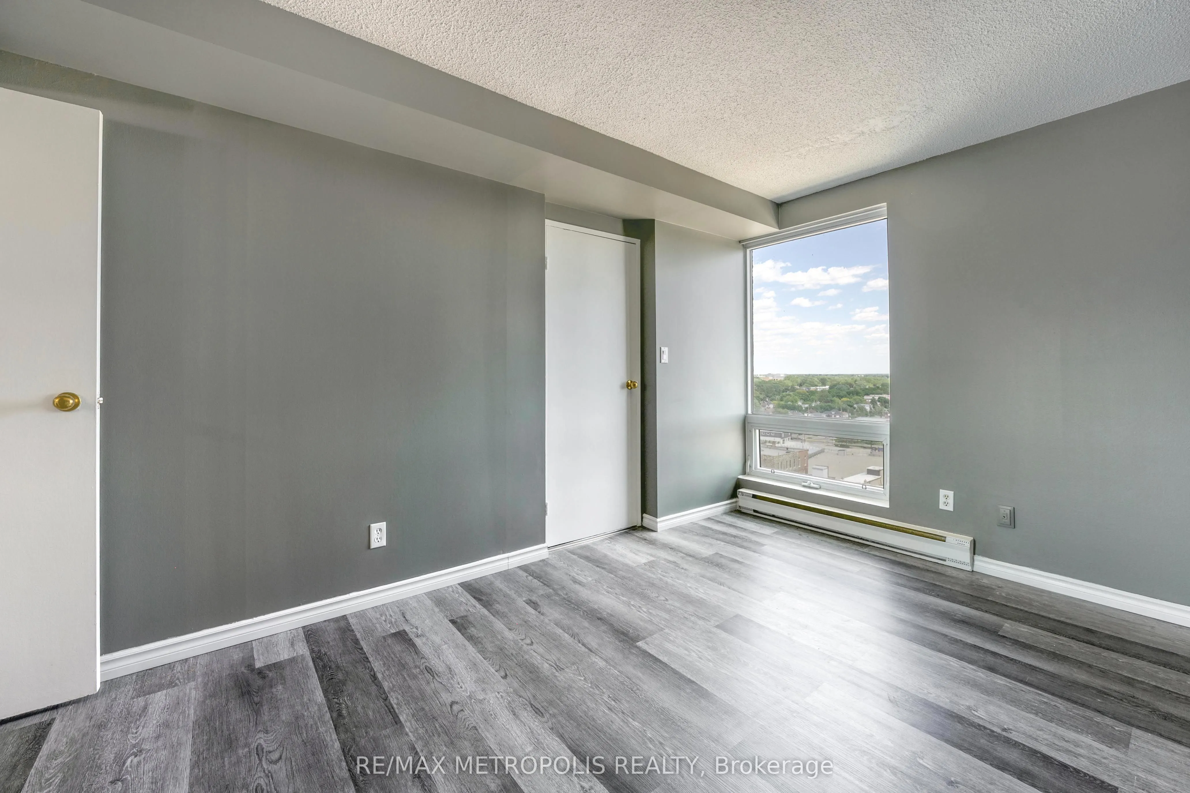 155 Front Street N, #1408