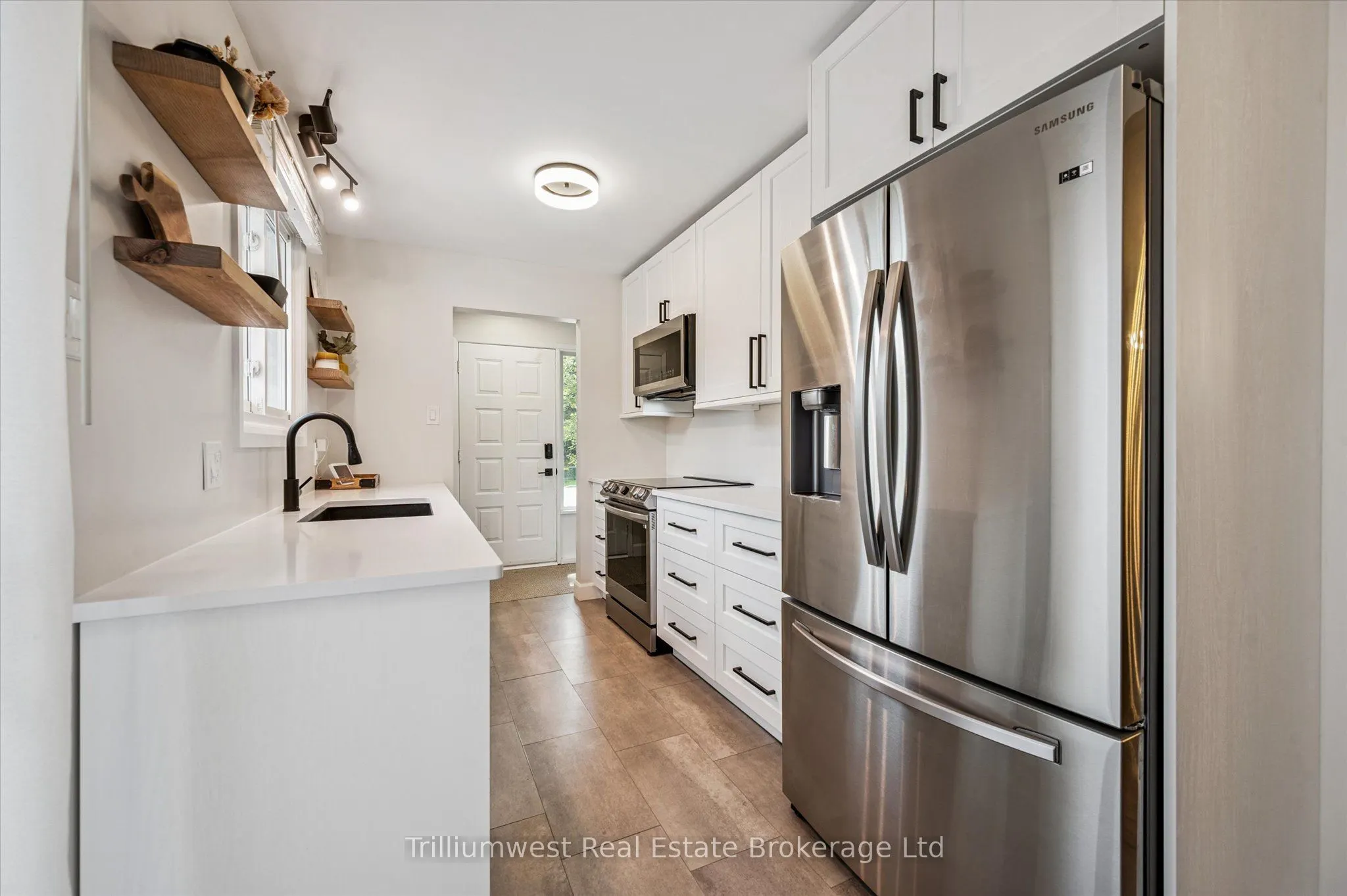 427B Dayna Crescent