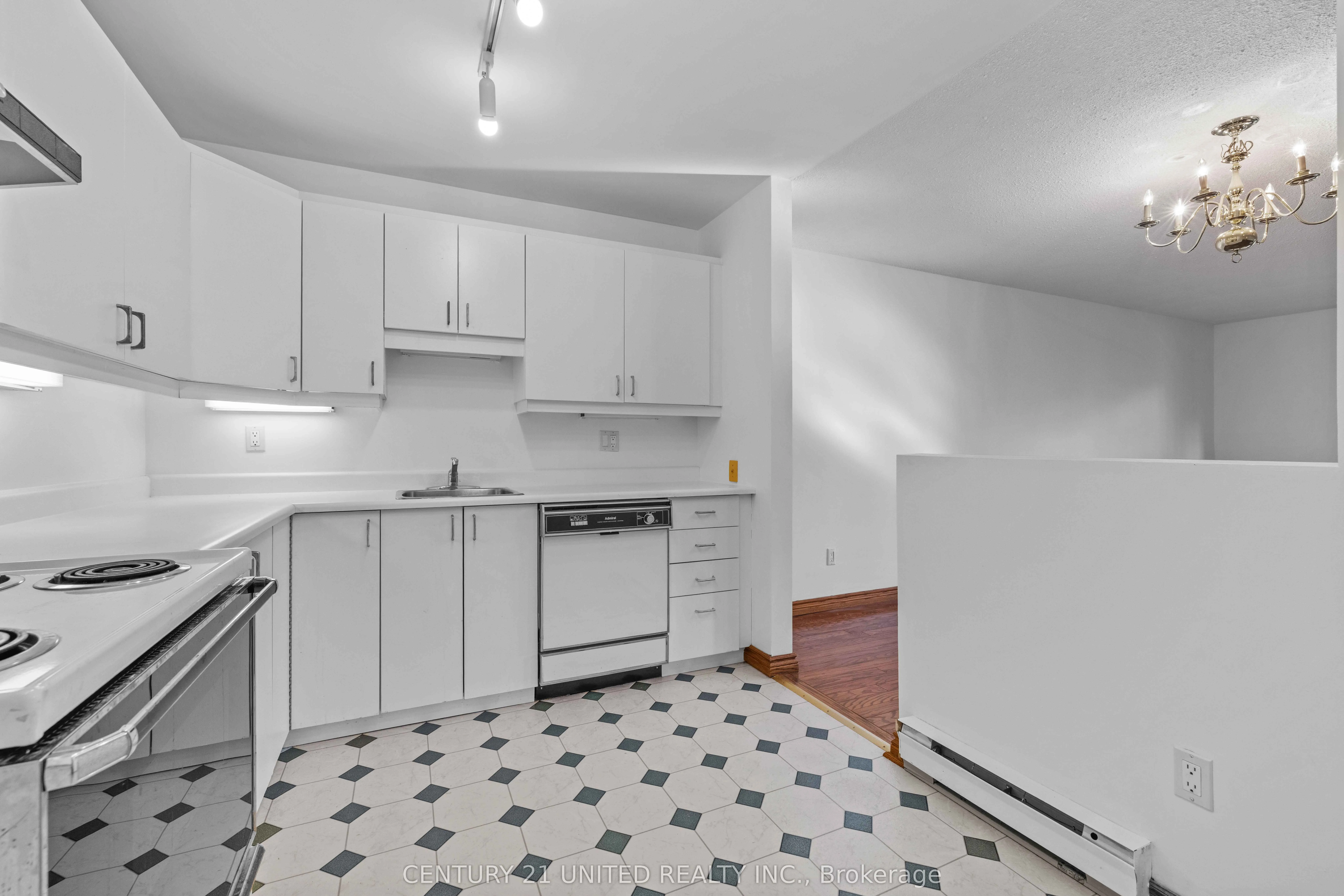 21 Paddock Wood, #8
