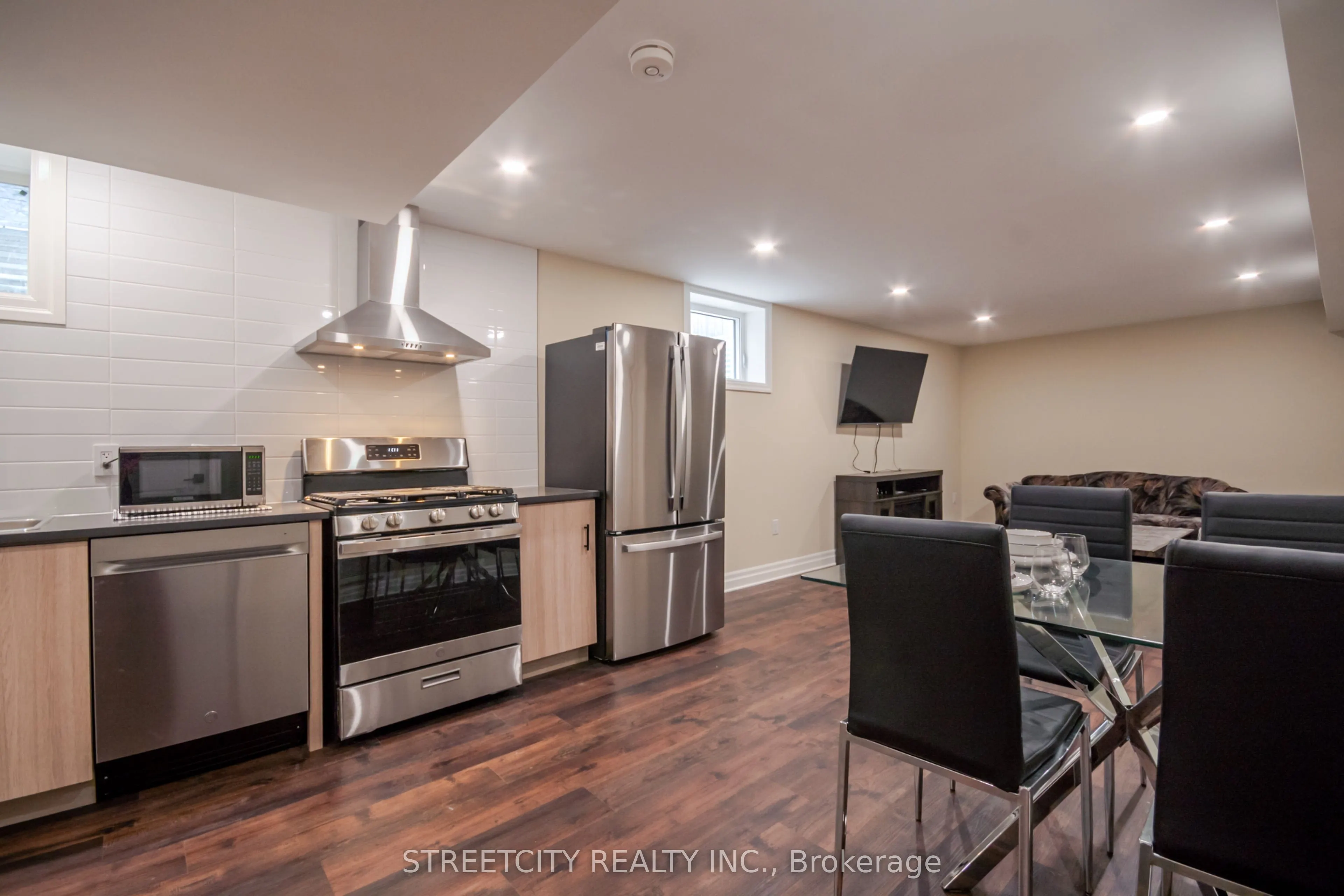 1253 Howlett Circle