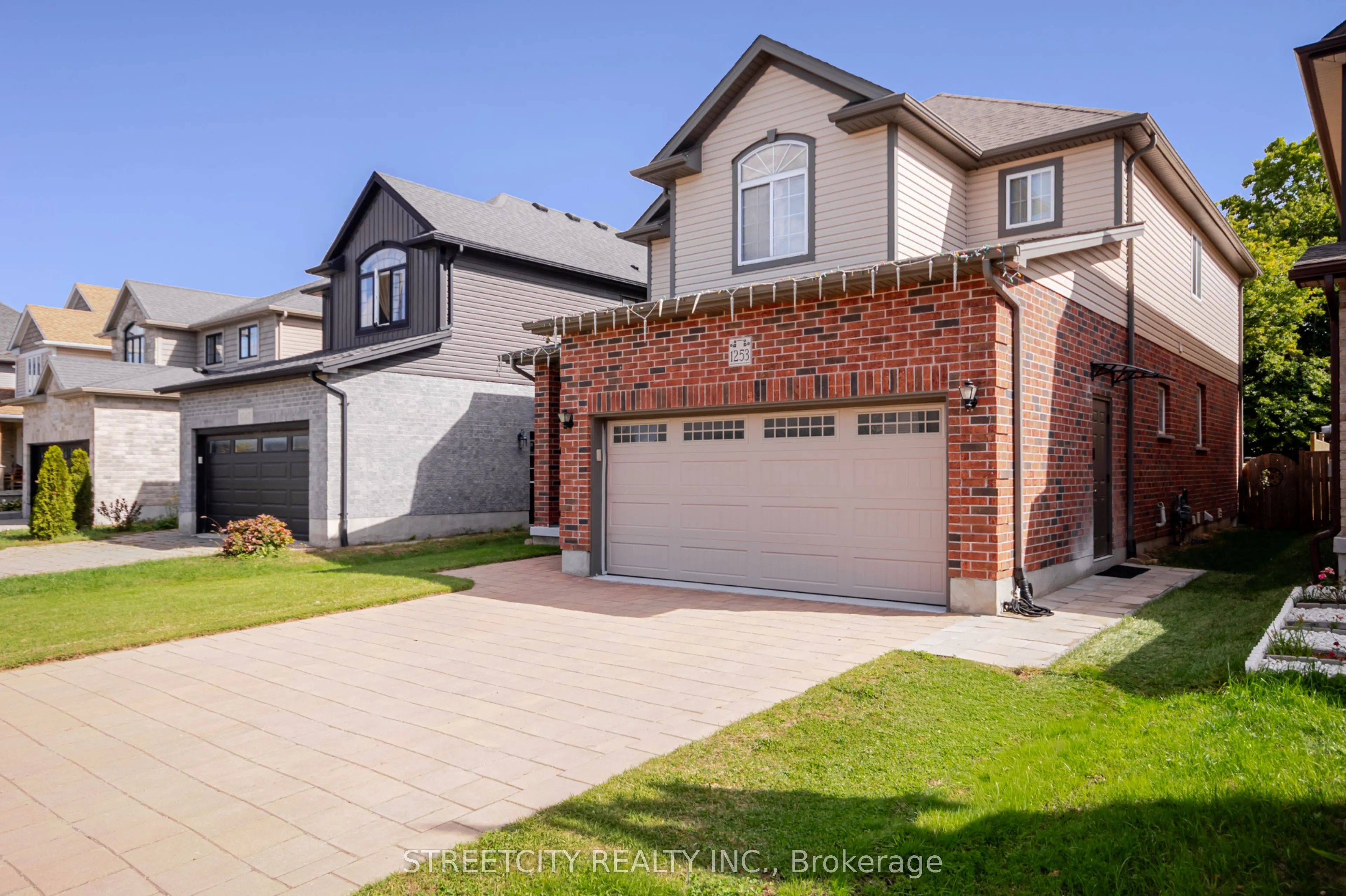 1253 Howlett Circle