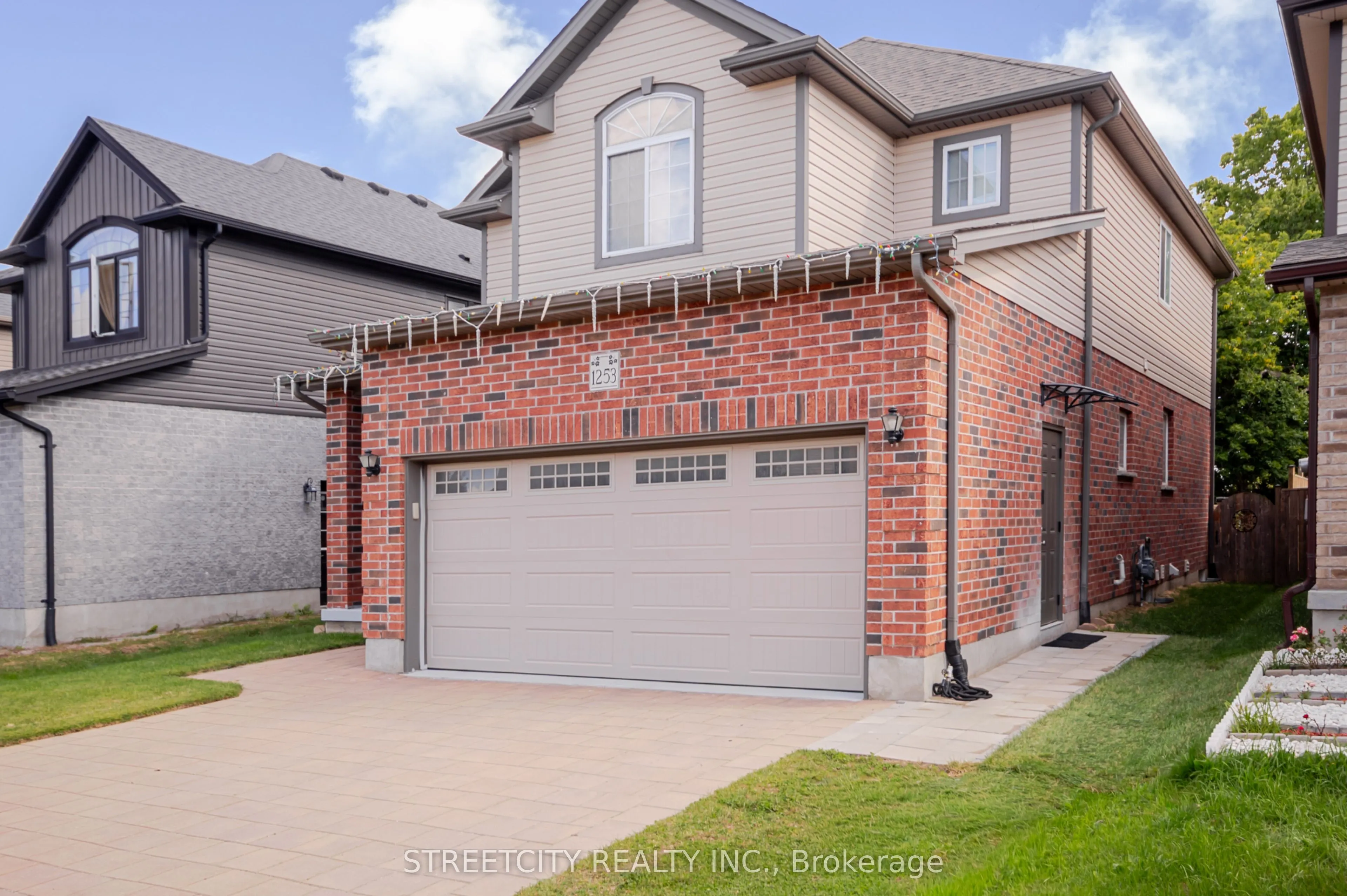 1253 Howlett Circle