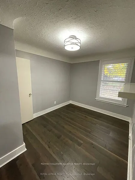 22 Bevan Court W