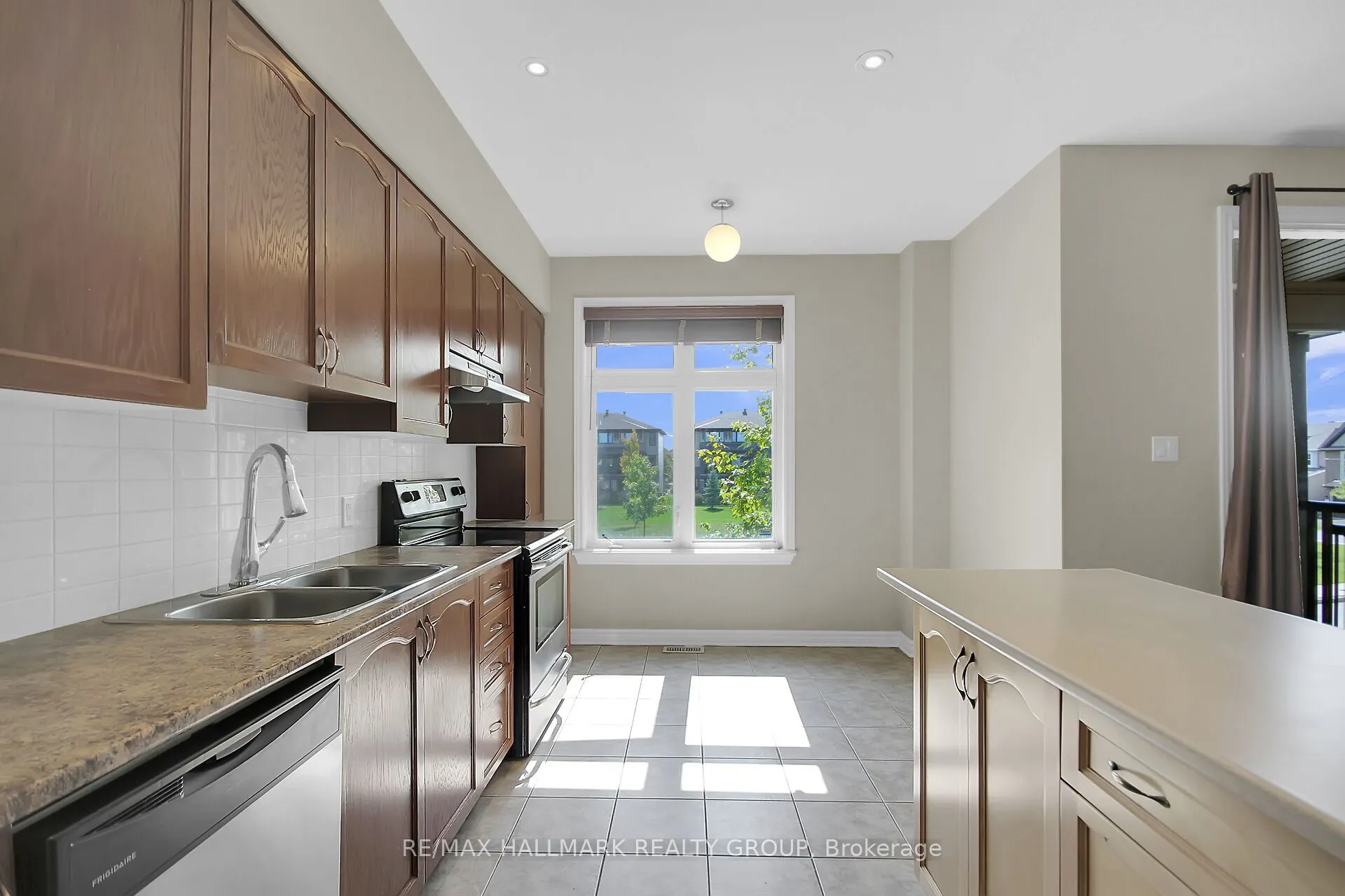 240 Leather Leaf Terrace