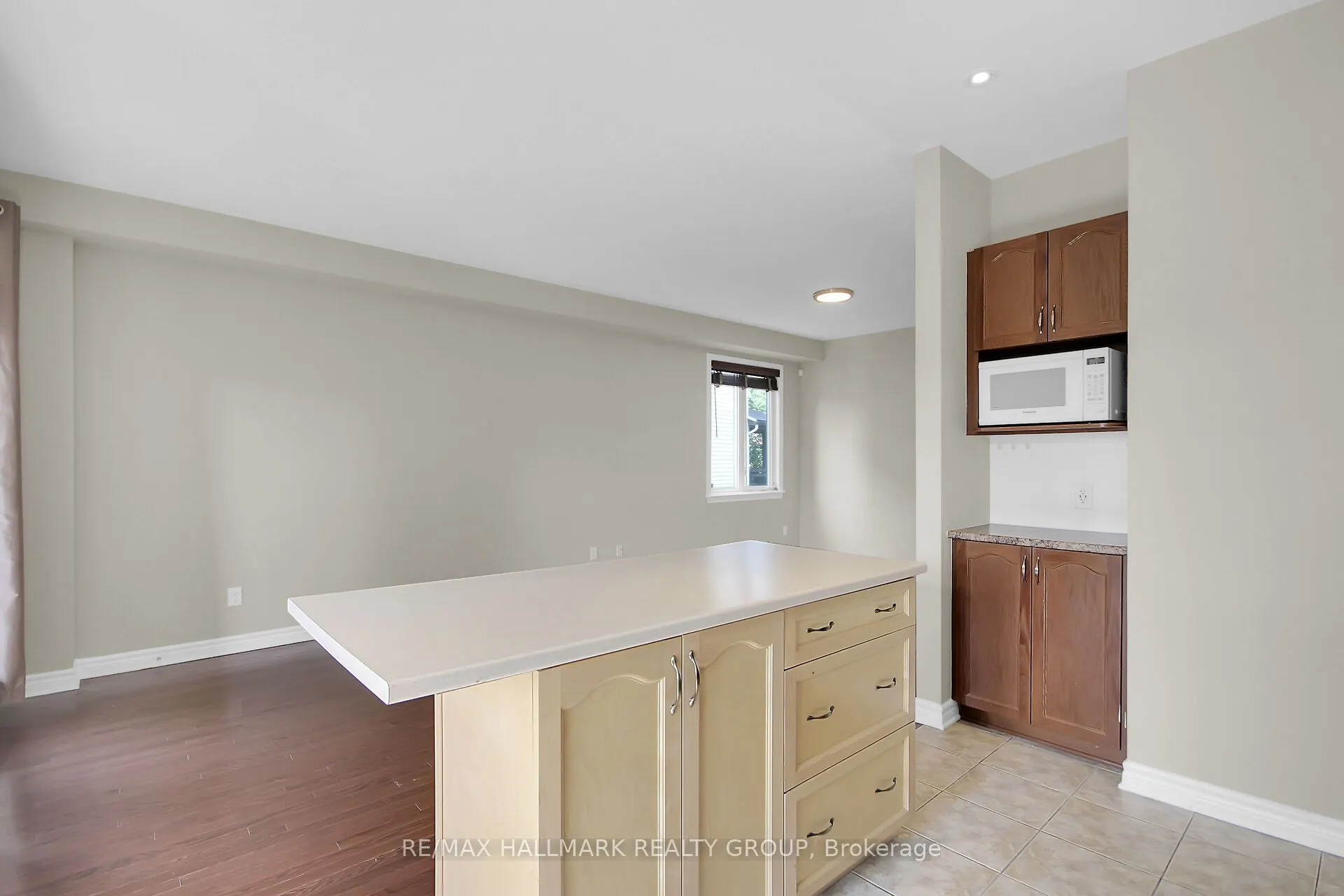 240 Leather Leaf Terrace
