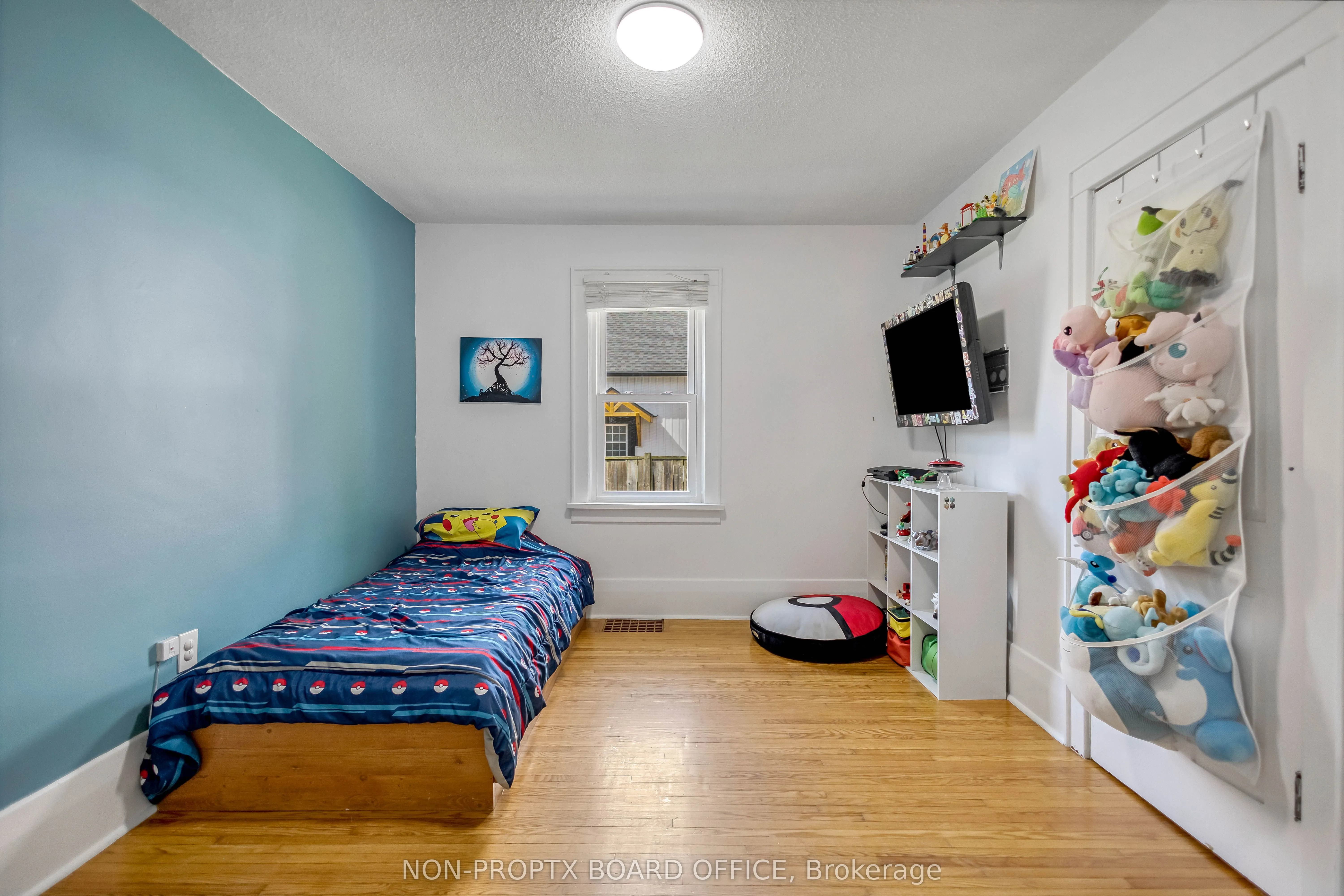118 Main Street W