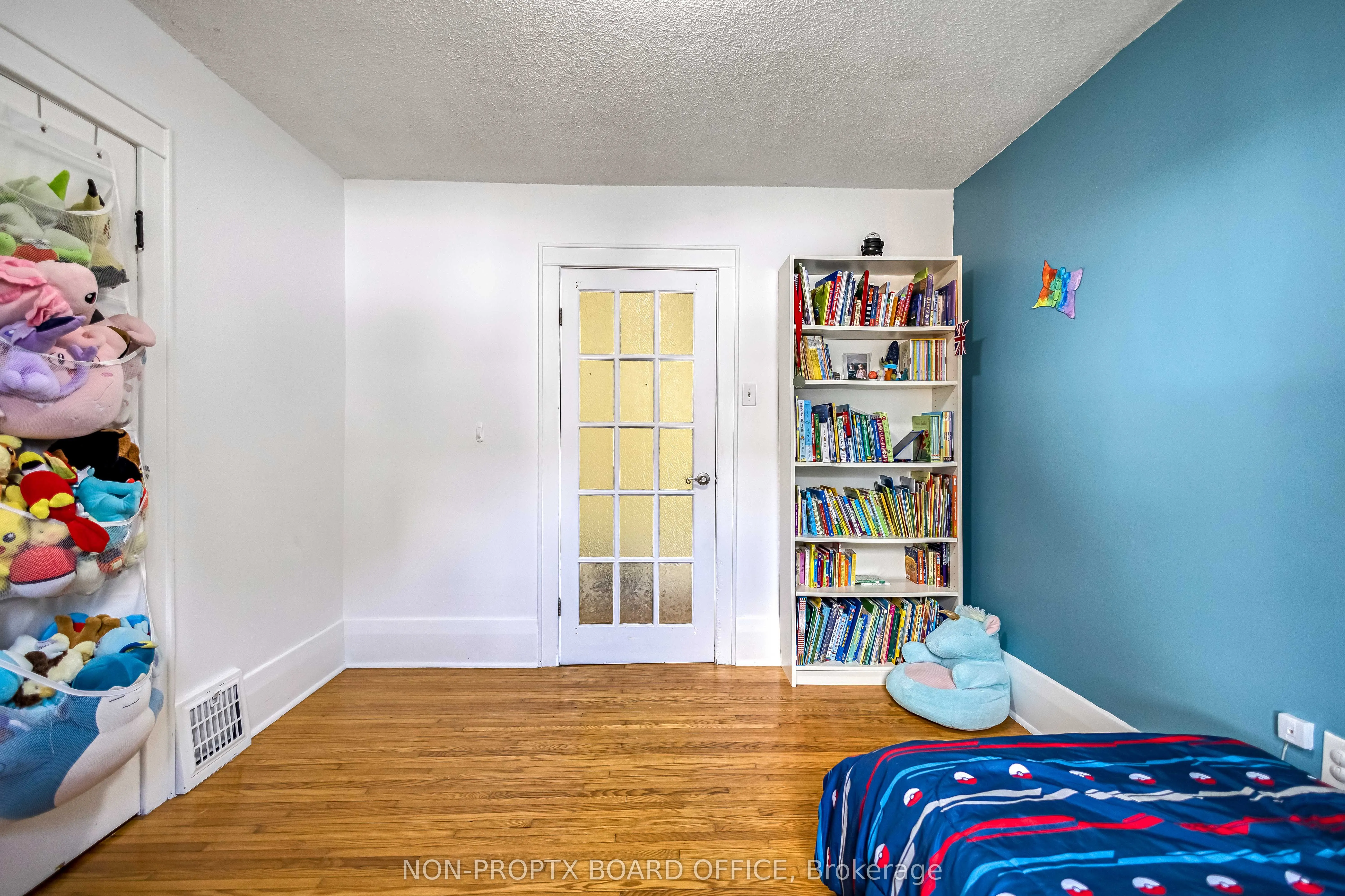 118 Main Street W