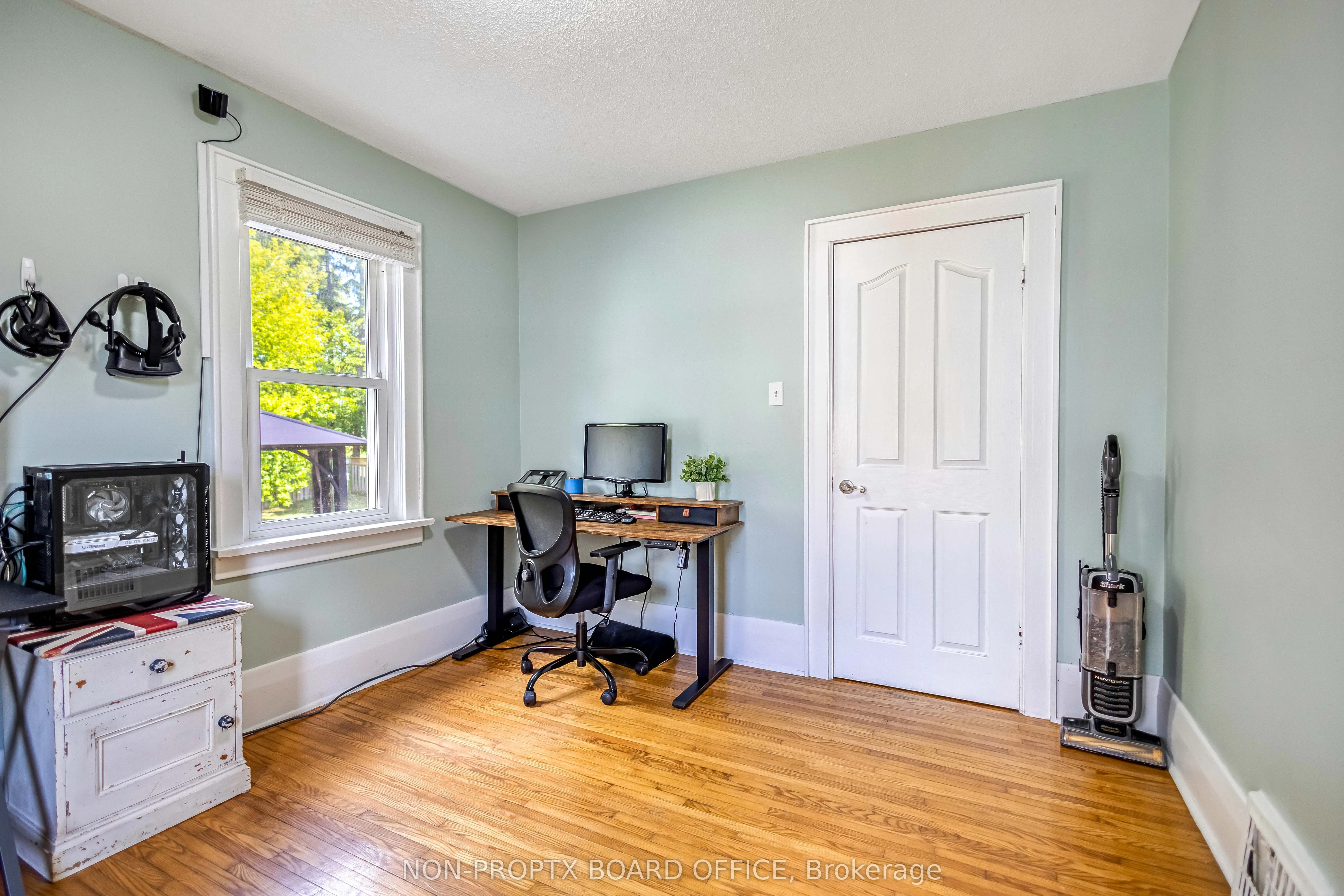 118 Main Street W