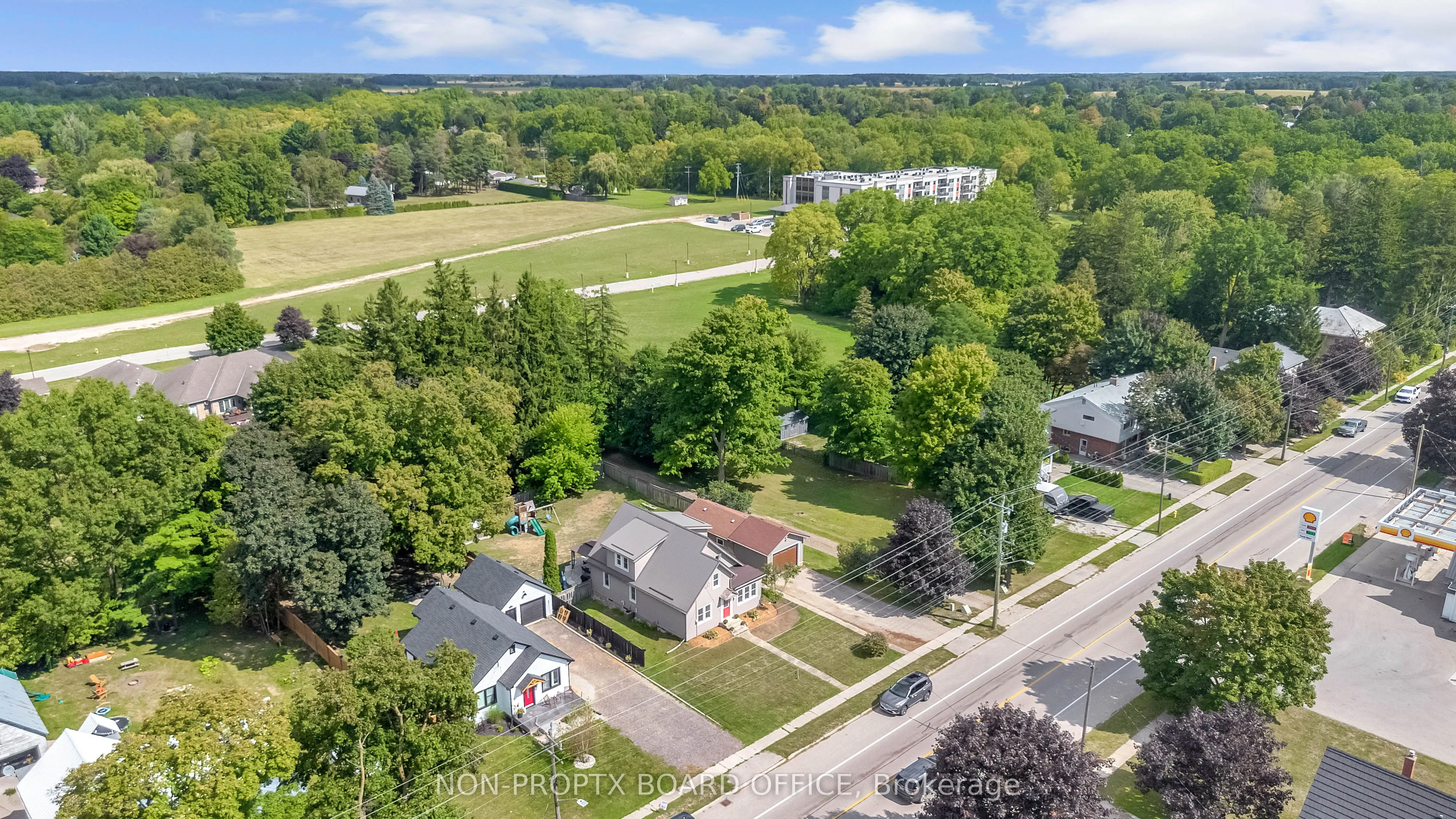 118 Main Street W