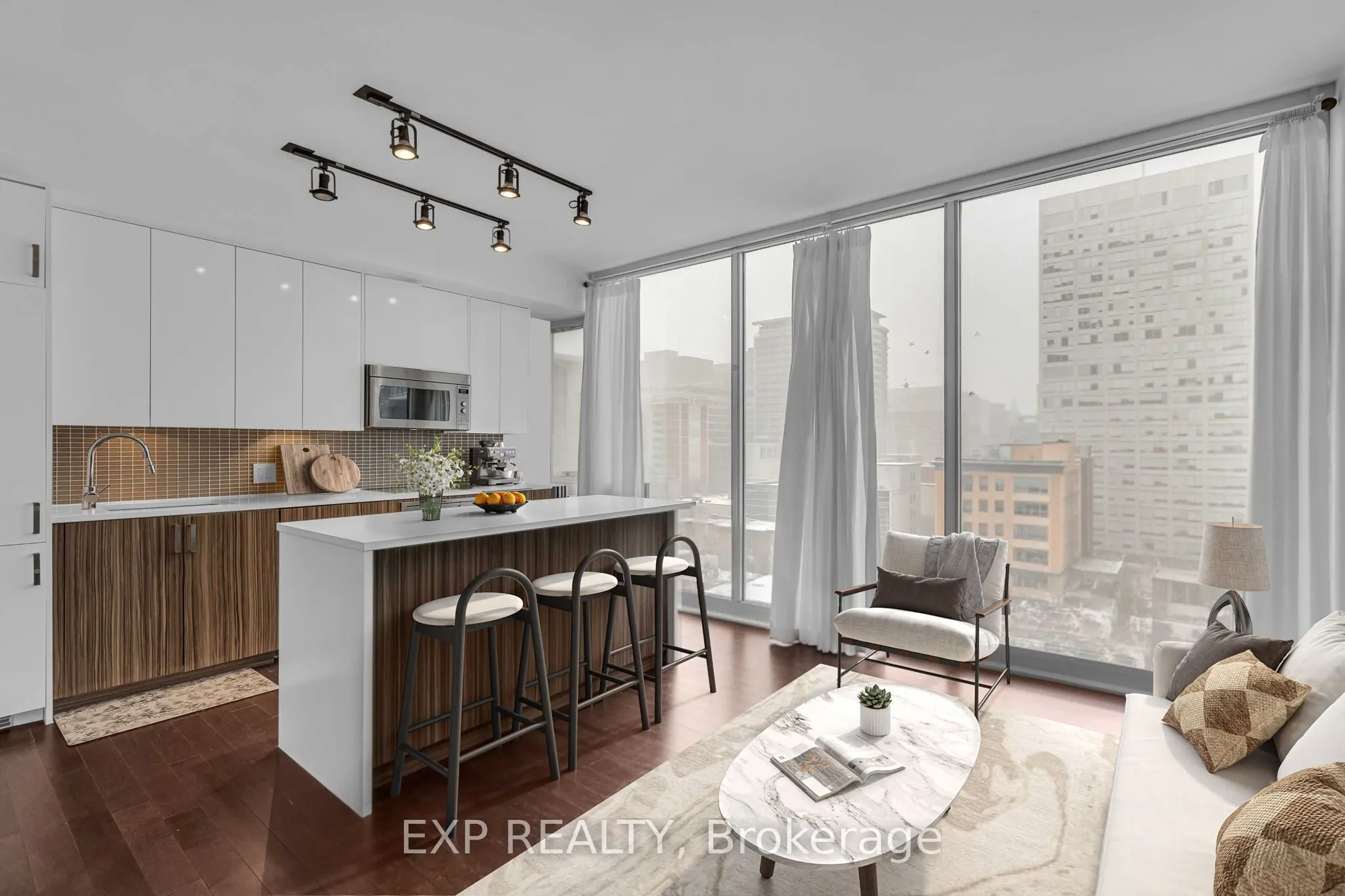 300 Lisgar Street, #812