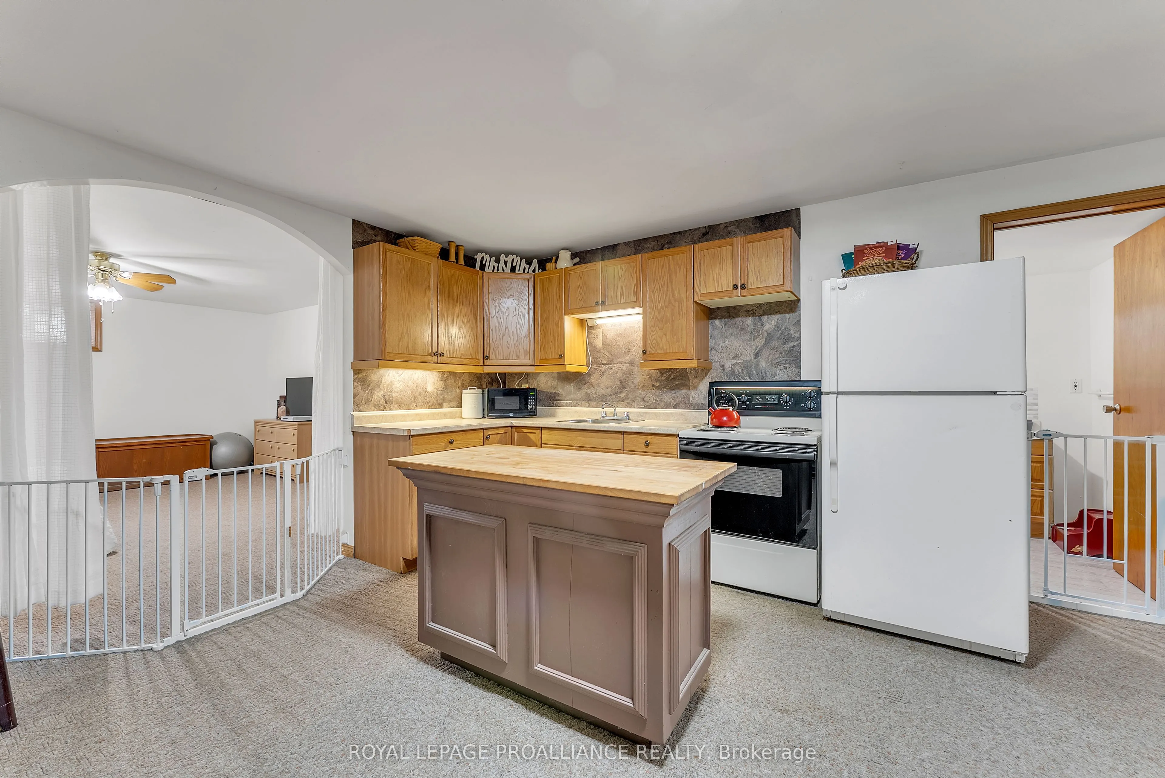 1091 Phillipston Road