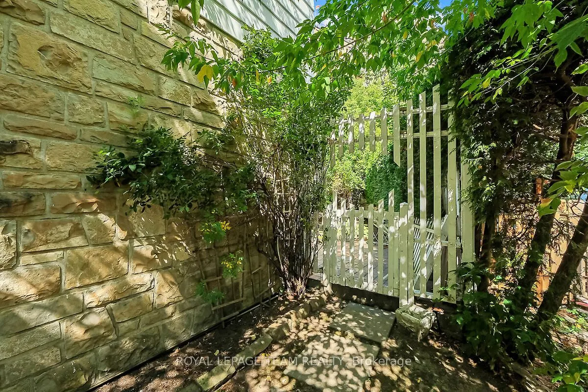 123 Ivy Crescent