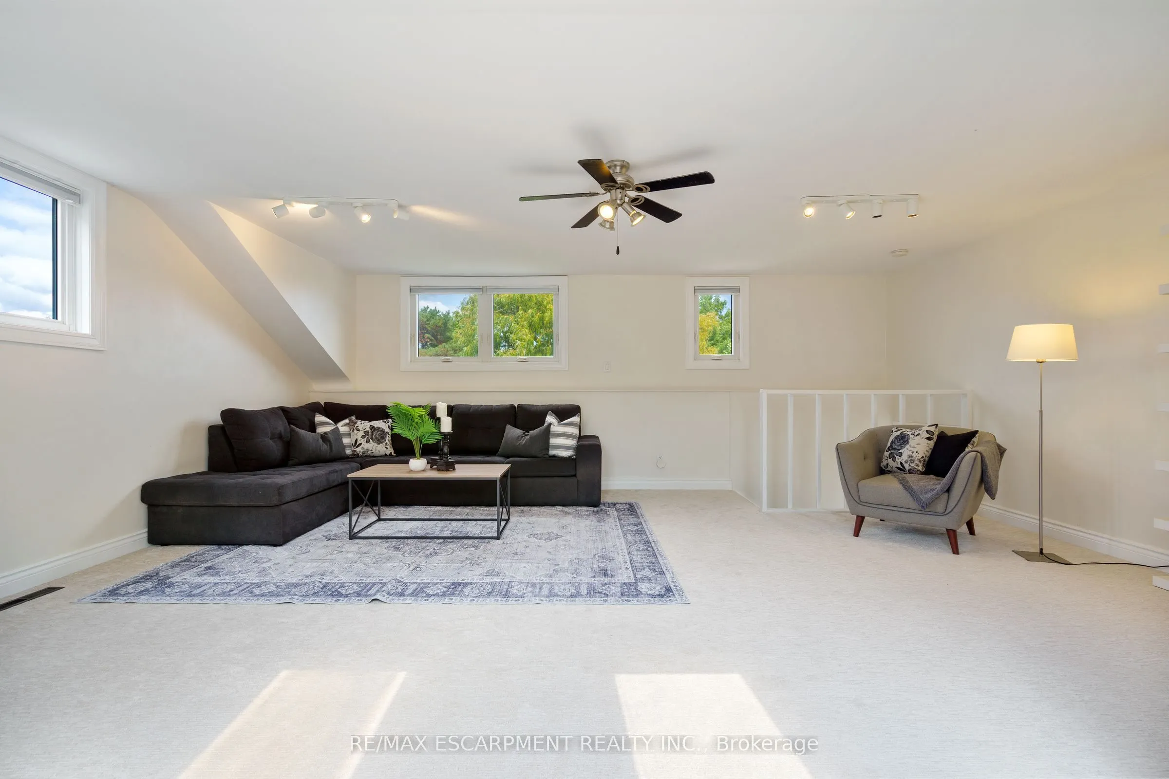 9604 TWENTY Road W